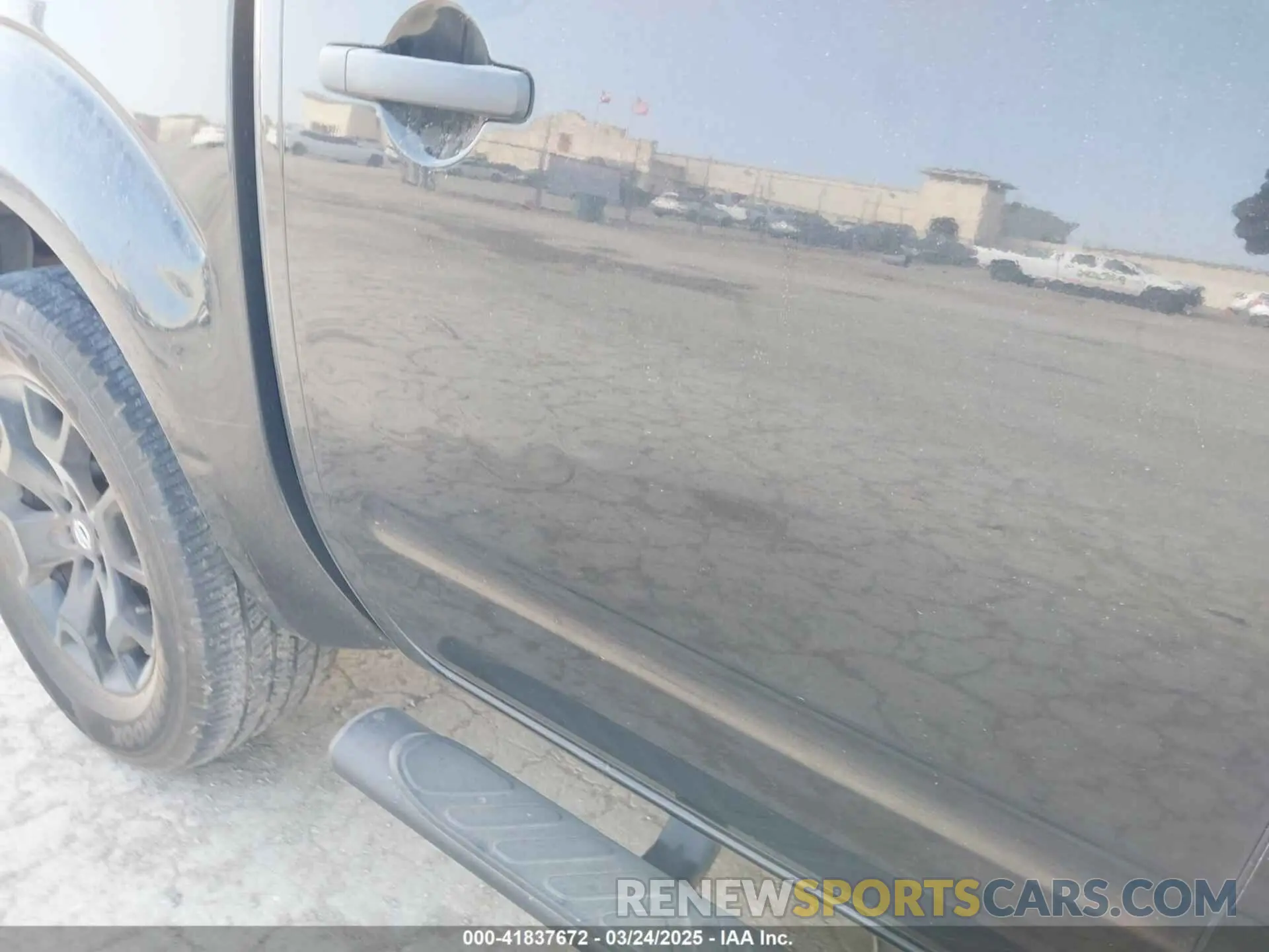 17 Photograph of a damaged car 1N6ED0EA0LN712363 NISSAN FRONTIER 2020