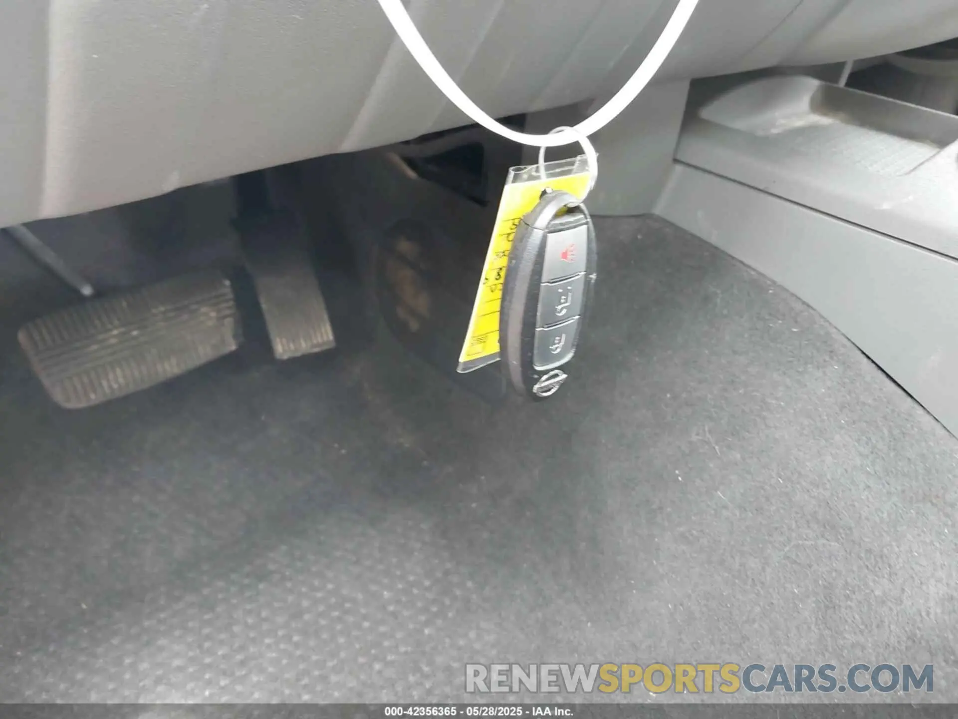 11 Photograph of a damaged car 1N6ED0EA1LN711089 NISSAN FRONTIER 2020