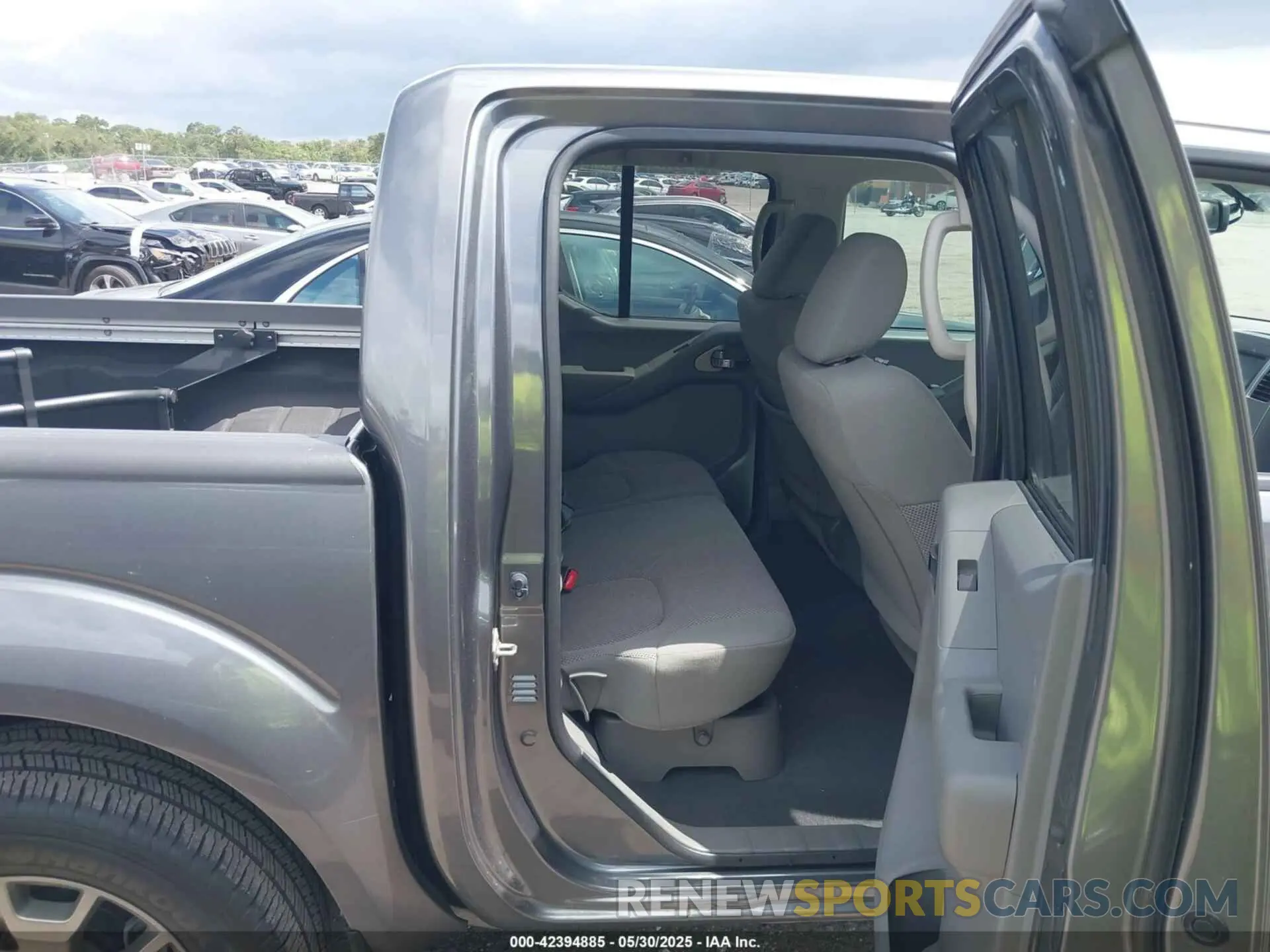 8 Photograph of a damaged car 1N6ED0EA3LN715094 NISSAN FRONTIER 2020