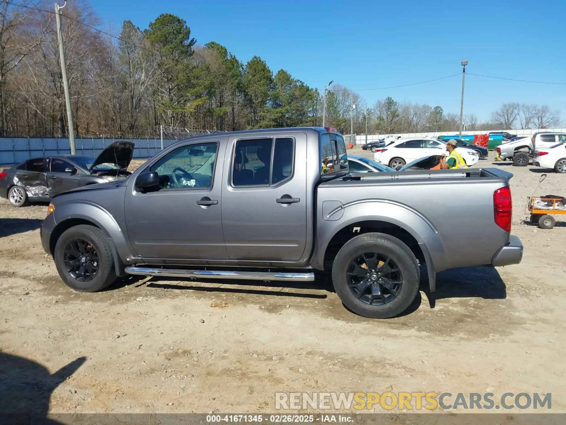 15 Photograph of a damaged car 1N6ED0EA5LN720684 NISSAN FRONTIER 2020