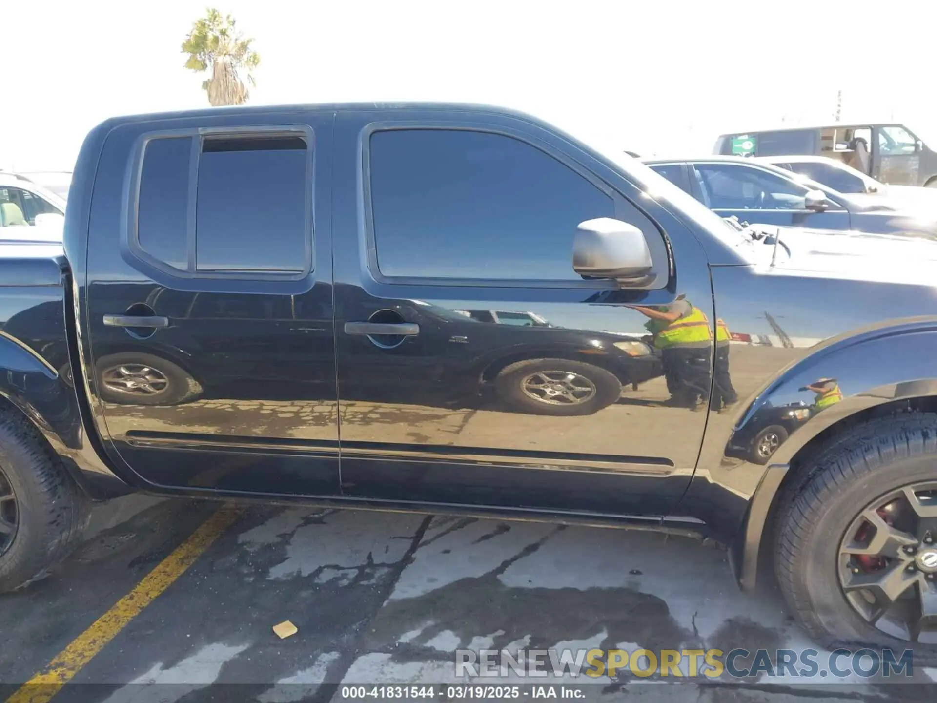 13 Photograph of a damaged car 1N6ED0EA6LN722041 NISSAN FRONTIER 2020