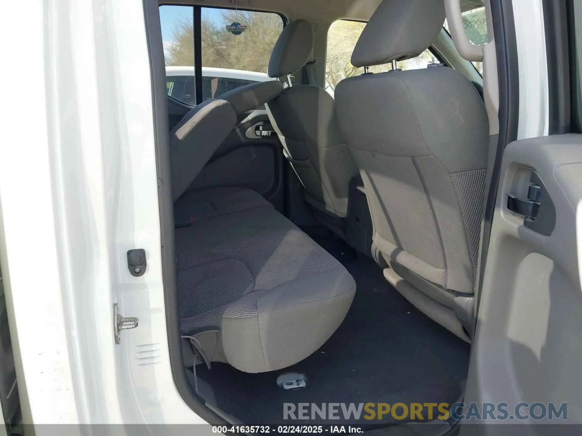 8 Photograph of a damaged car 1N6ED0EA6LN722184 NISSAN FRONTIER 2020