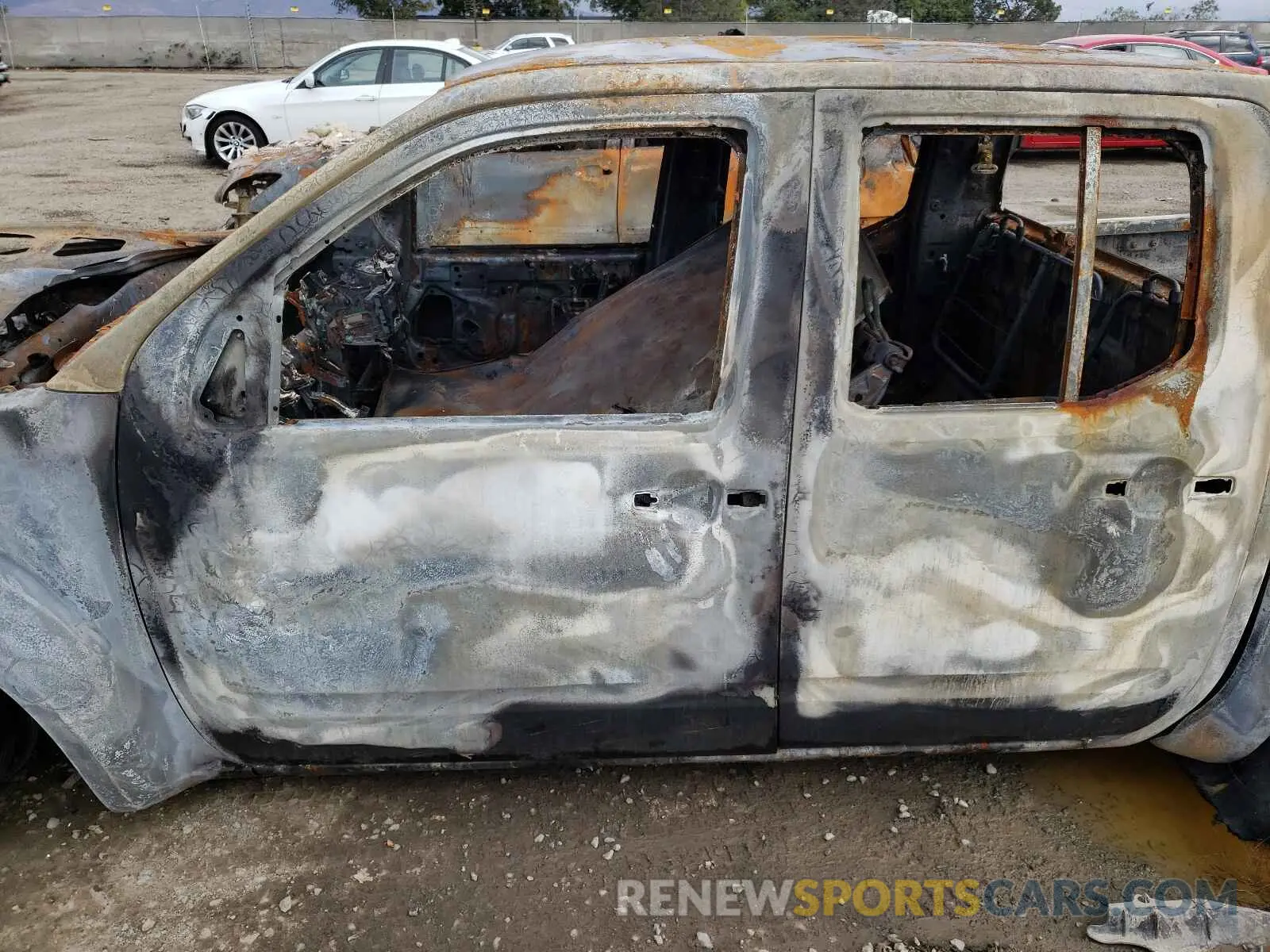 10 Photograph of a damaged car 1N6ED0EA6LN722198 NISSAN FRONTIER 2020