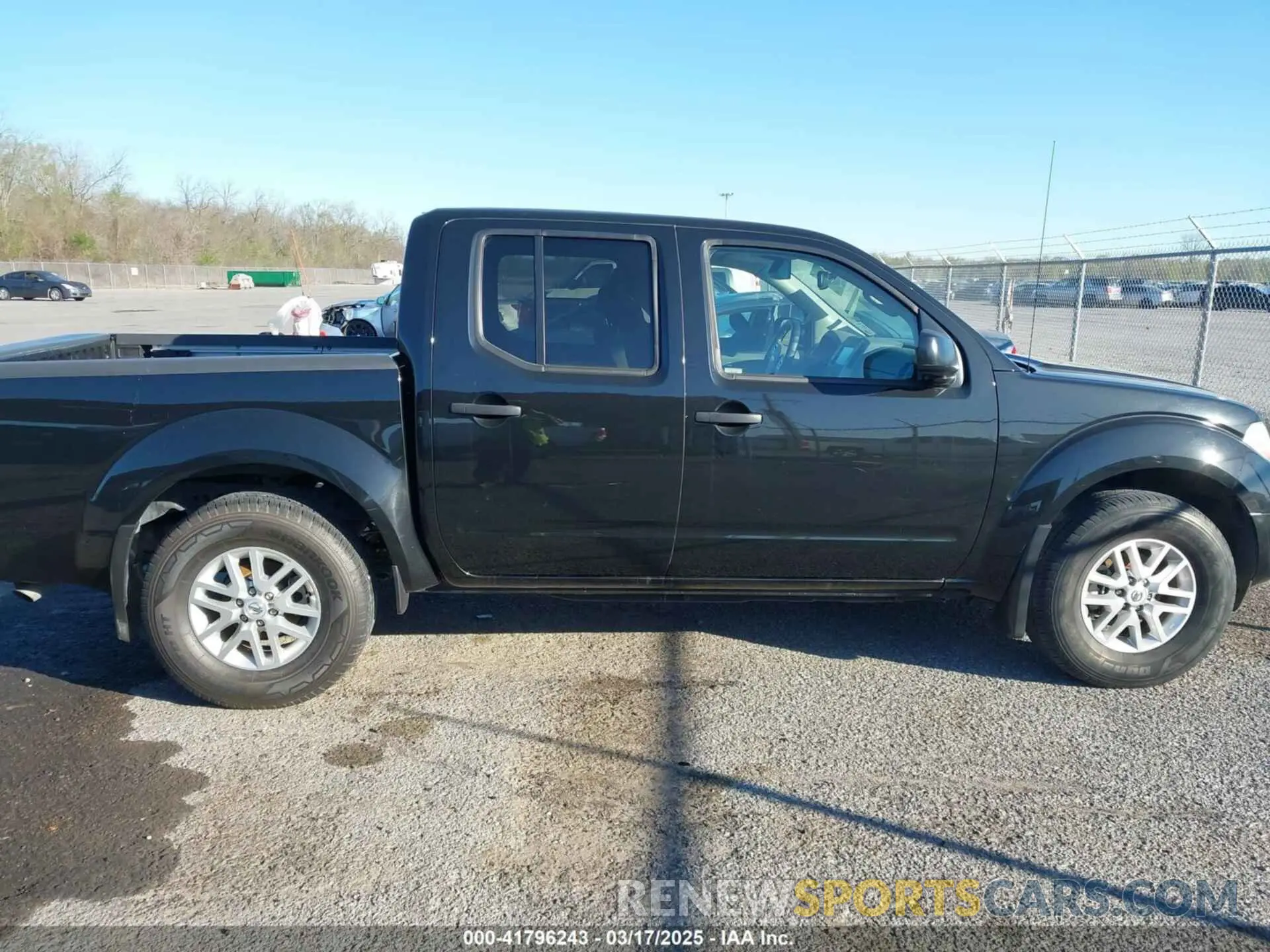 13 Photograph of a damaged car 1N6ED0EA6LN723691 NISSAN FRONTIER 2020