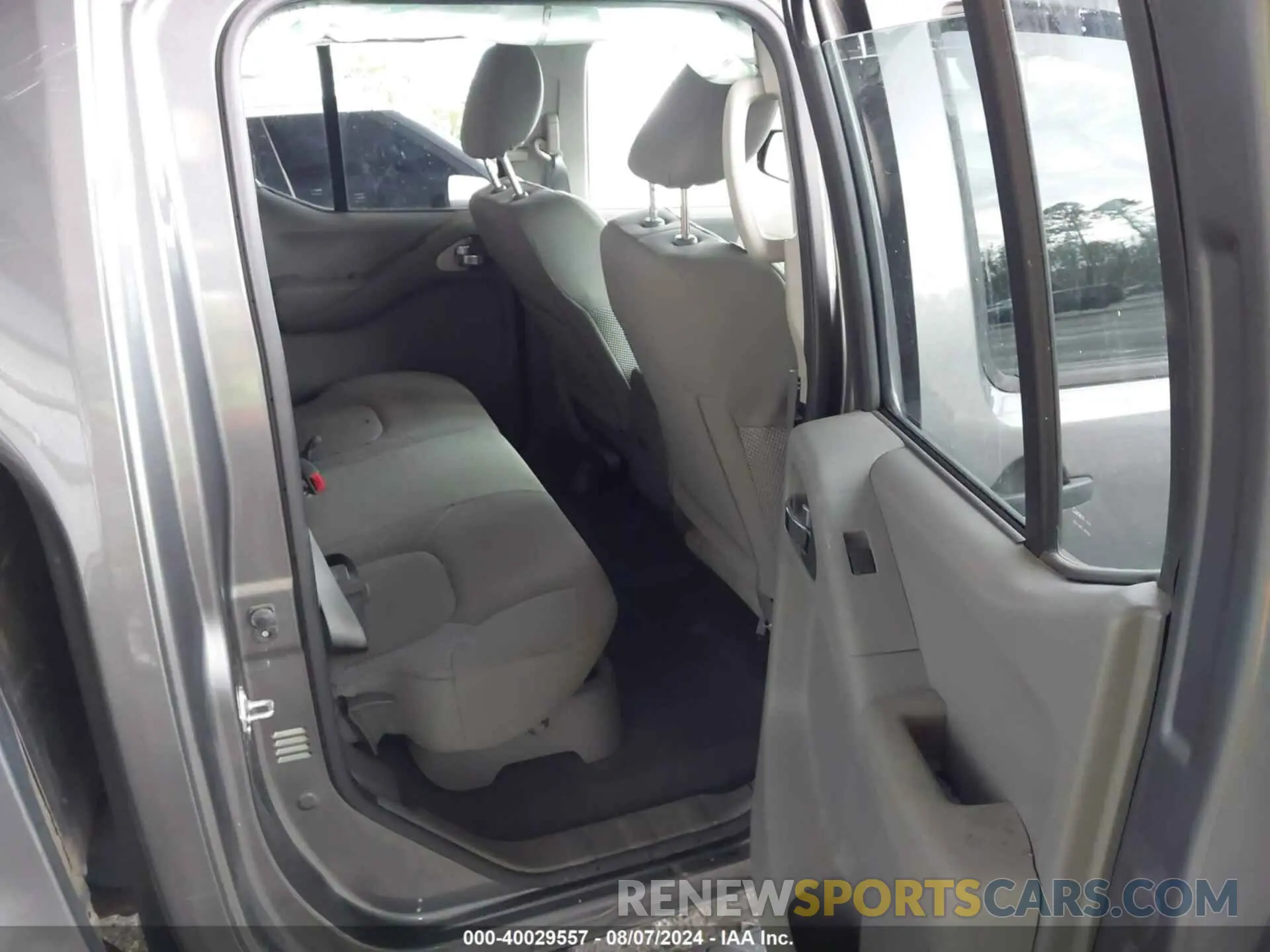 8 Photograph of a damaged car 1N6ED0EA9LN727315 NISSAN FRONTIER 2020