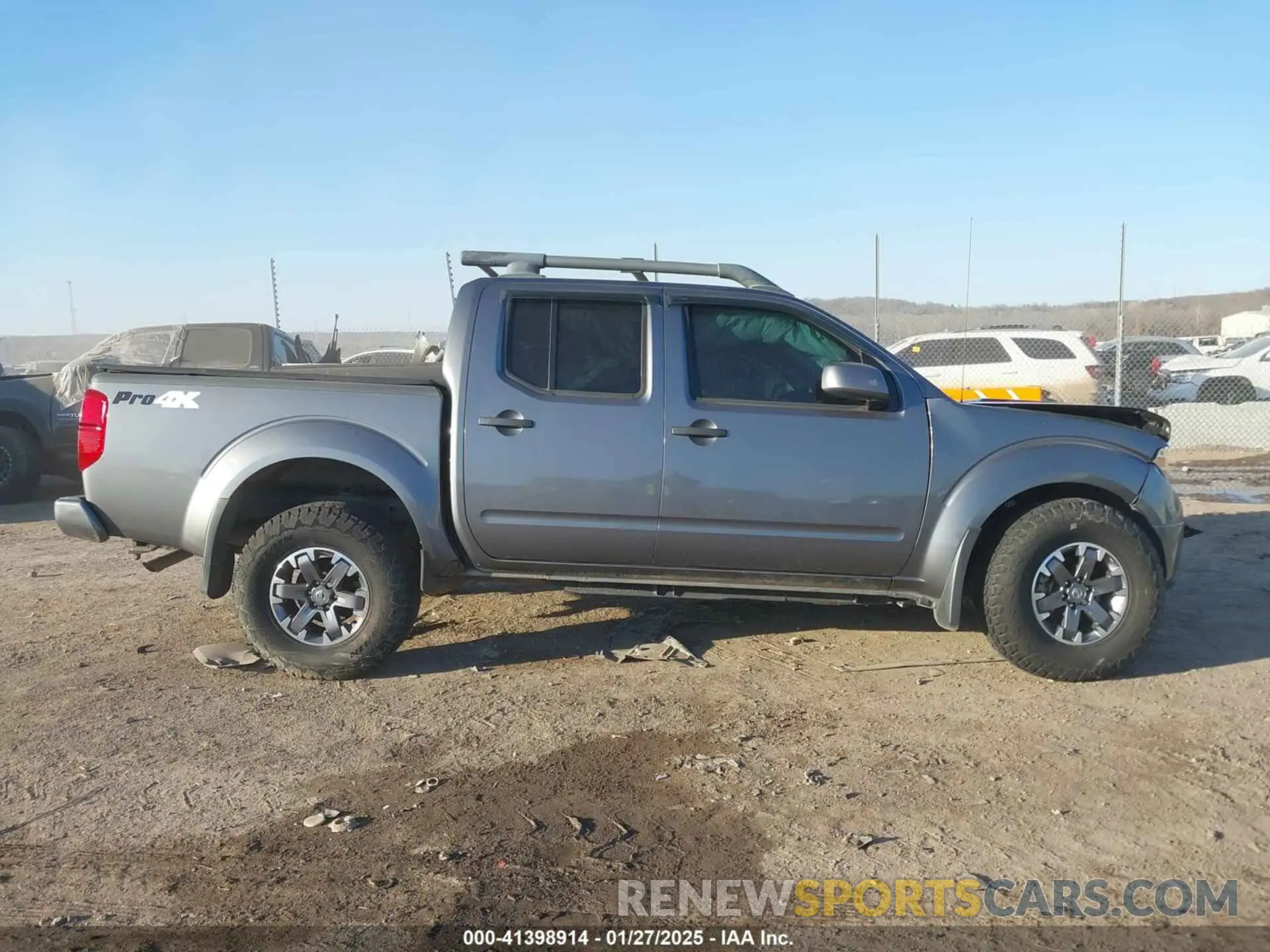 12 Photograph of a damaged car 1N6ED0EB1LN708265 NISSAN FRONTIER 2020