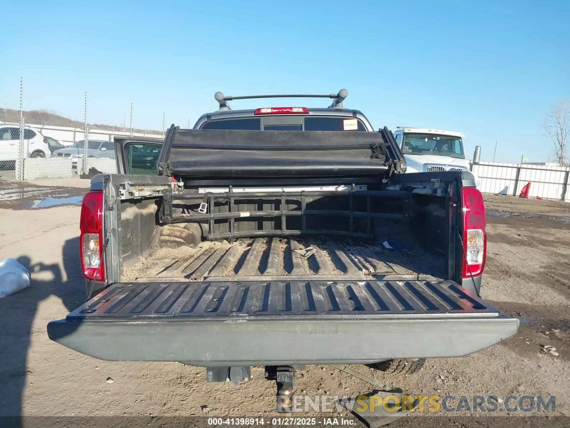 15 Photograph of a damaged car 1N6ED0EB1LN708265 NISSAN FRONTIER 2020