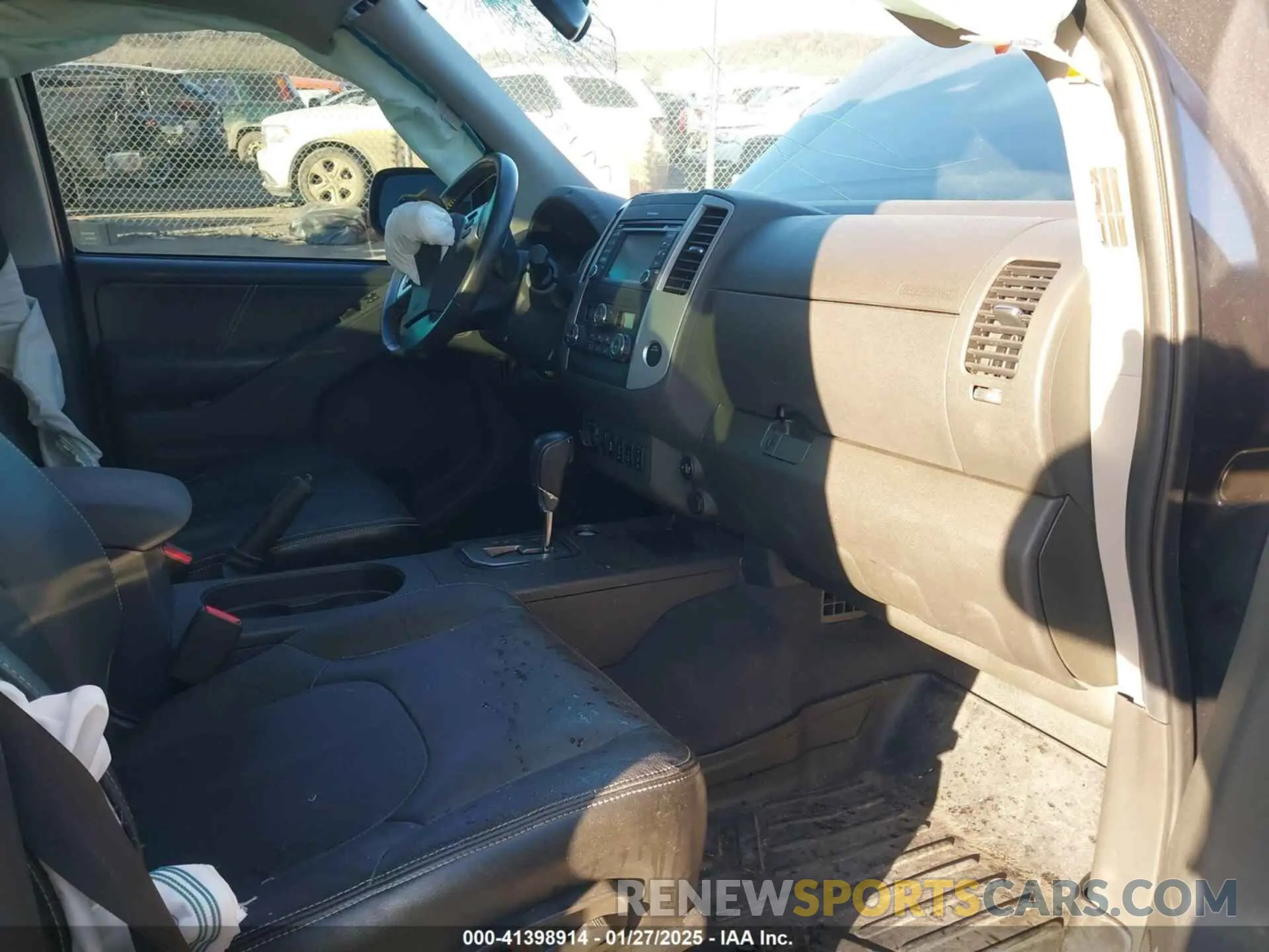 5 Photograph of a damaged car 1N6ED0EB1LN708265 NISSAN FRONTIER 2020