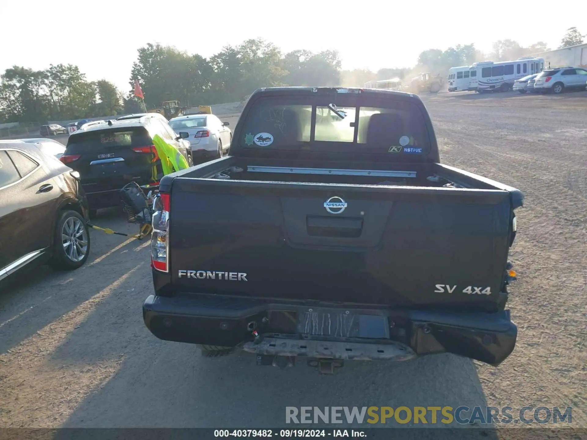 15 Photograph of a damaged car 1N6ED0EB5LN705921 NISSAN FRONTIER 2020