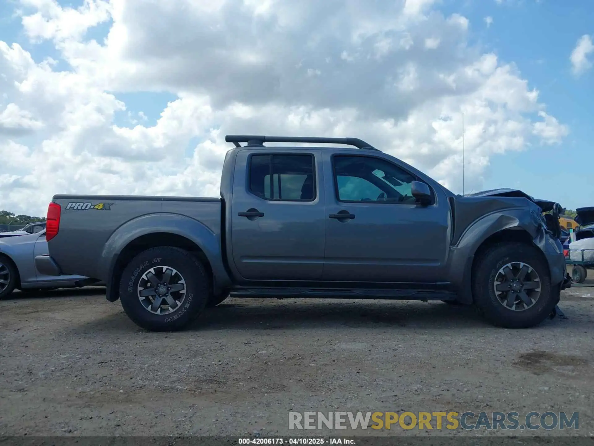 14 Photograph of a damaged car 1N6ED0EB5LN715705 NISSAN FRONTIER 2020