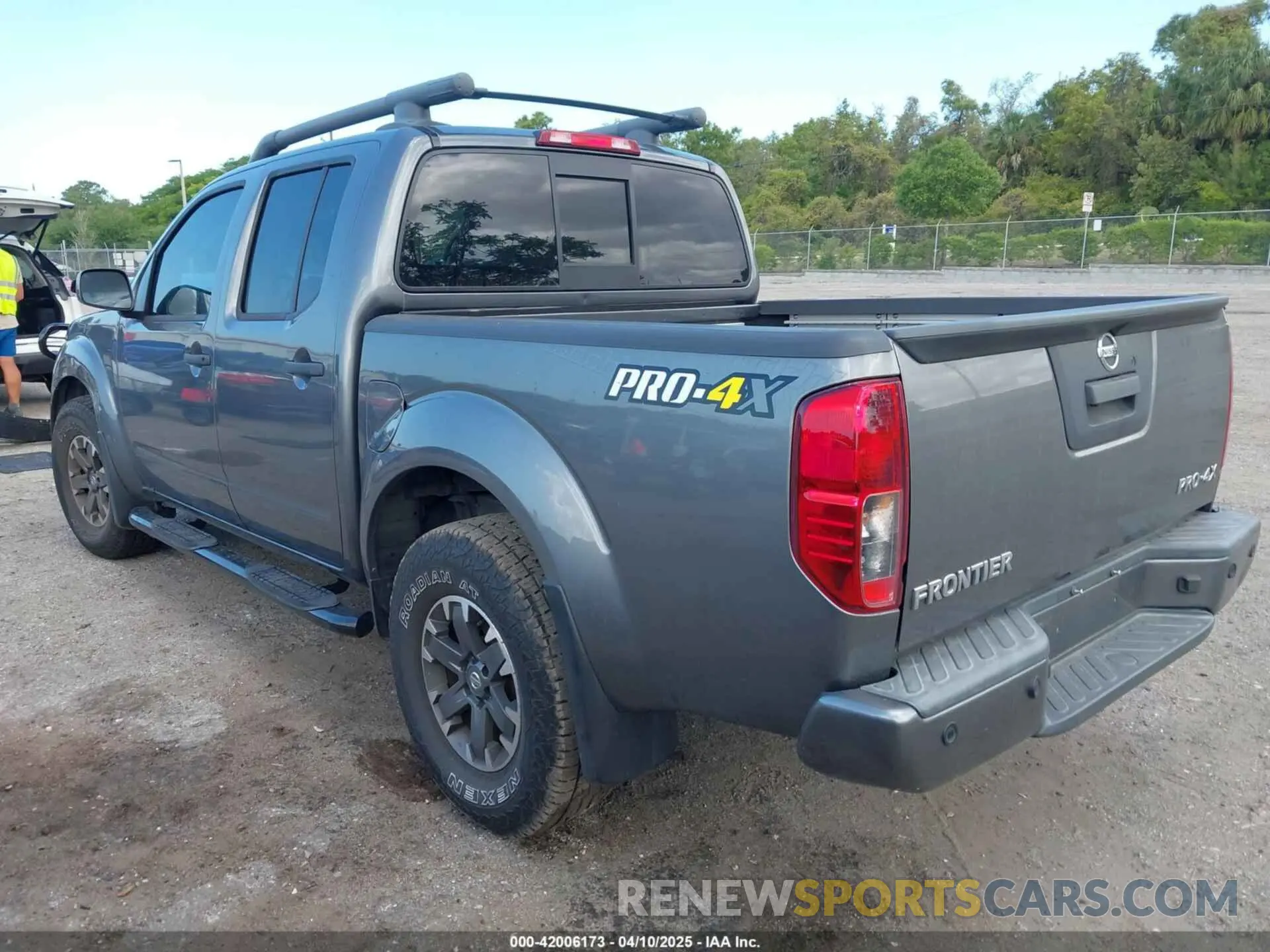 3 Photograph of a damaged car 1N6ED0EB5LN715705 NISSAN FRONTIER 2020
