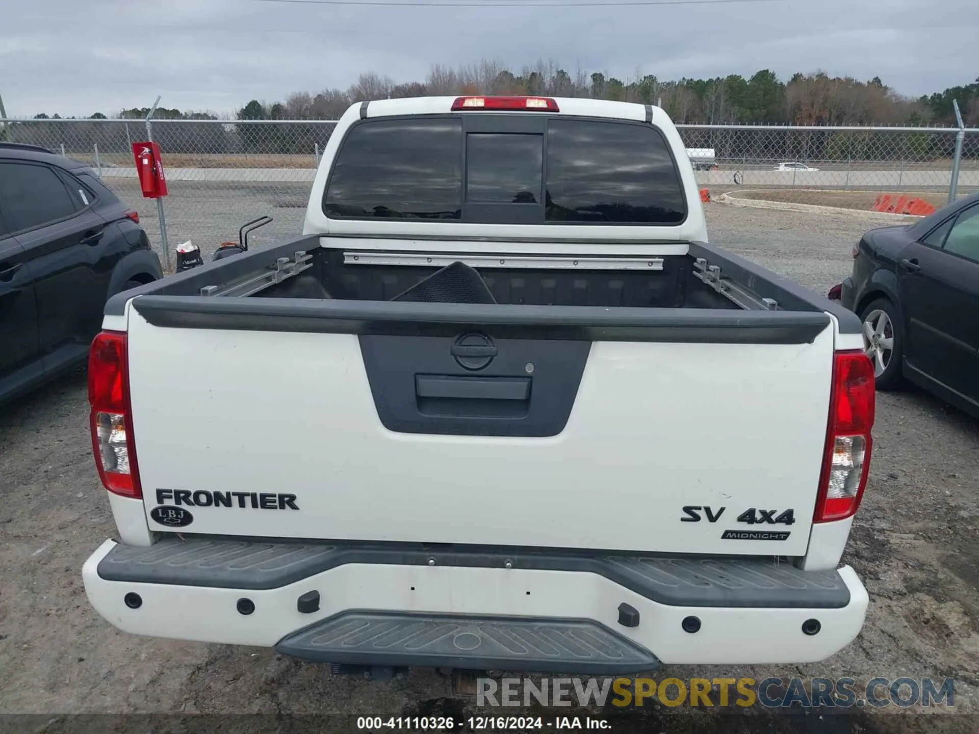 16 Photograph of a damaged car 1N6ED0EB8LN722504 NISSAN FRONTIER 2020