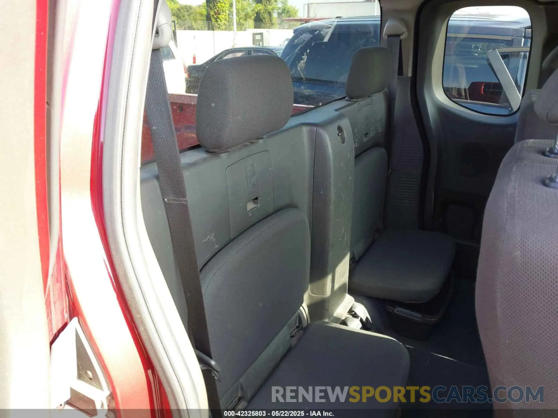 8 Photograph of a damaged car 1N6ED0CE6MN701200 NISSAN FRONTIER 2021