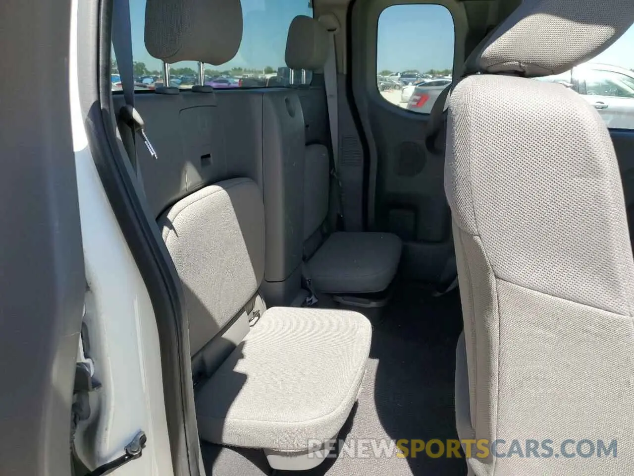 11 Photograph of a damaged car 1N6ED0CE7MN709337 NISSAN FRONTIER 2021