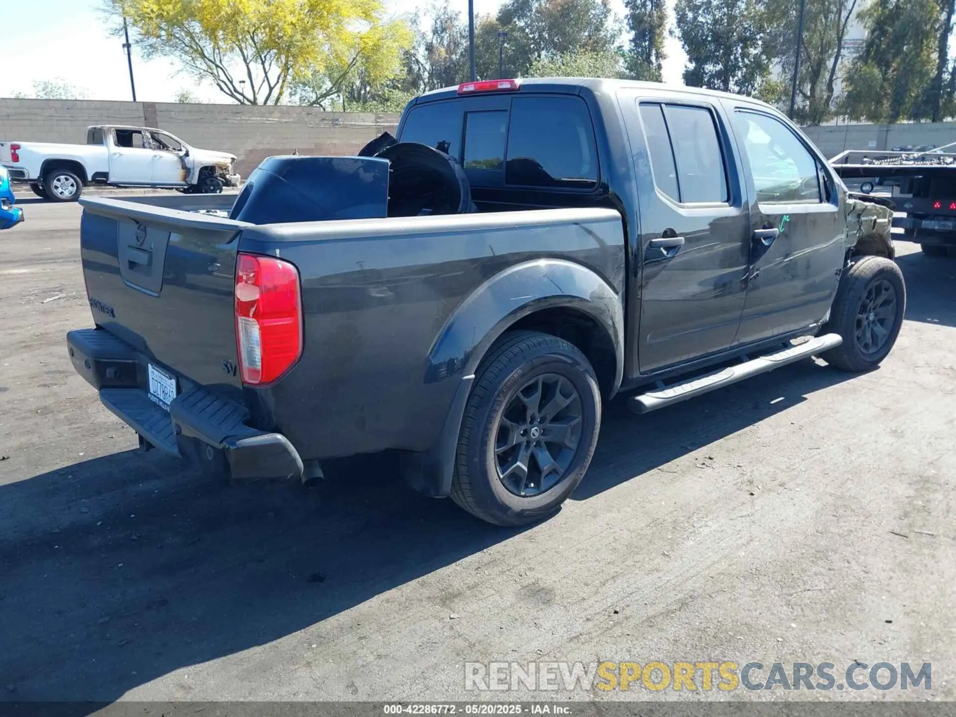 4 Photograph of a damaged car 1N6ED0EA7MN702186 NISSAN FRONTIER 2021