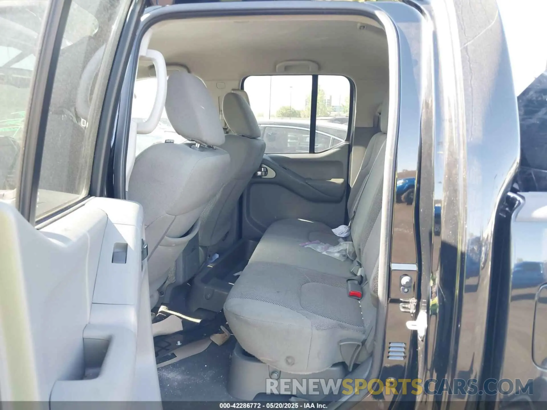 8 Photograph of a damaged car 1N6ED0EA7MN702186 NISSAN FRONTIER 2021
