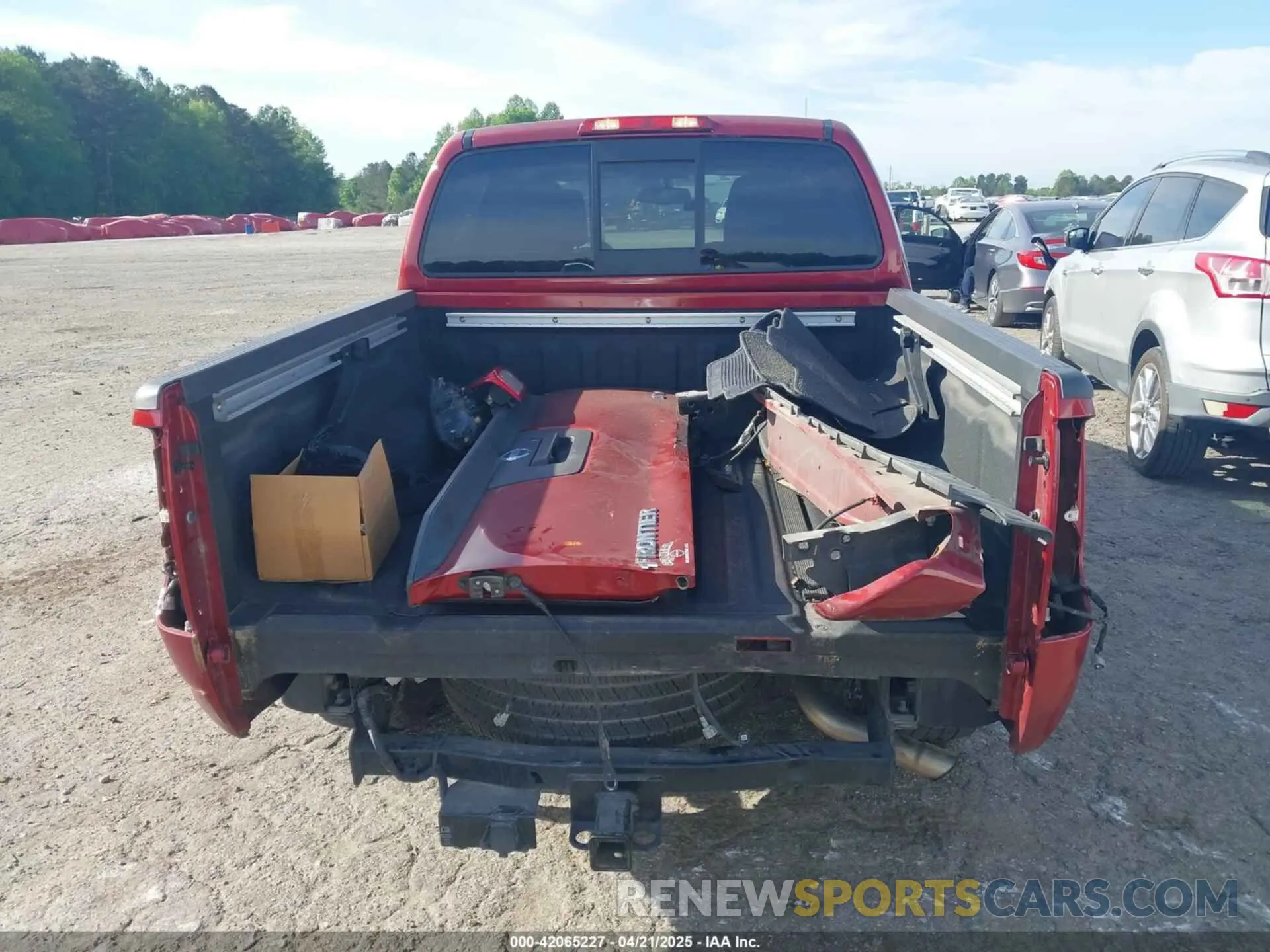 17 Photograph of a damaged car 1N6ED0EA8MN714704 NISSAN FRONTIER 2021