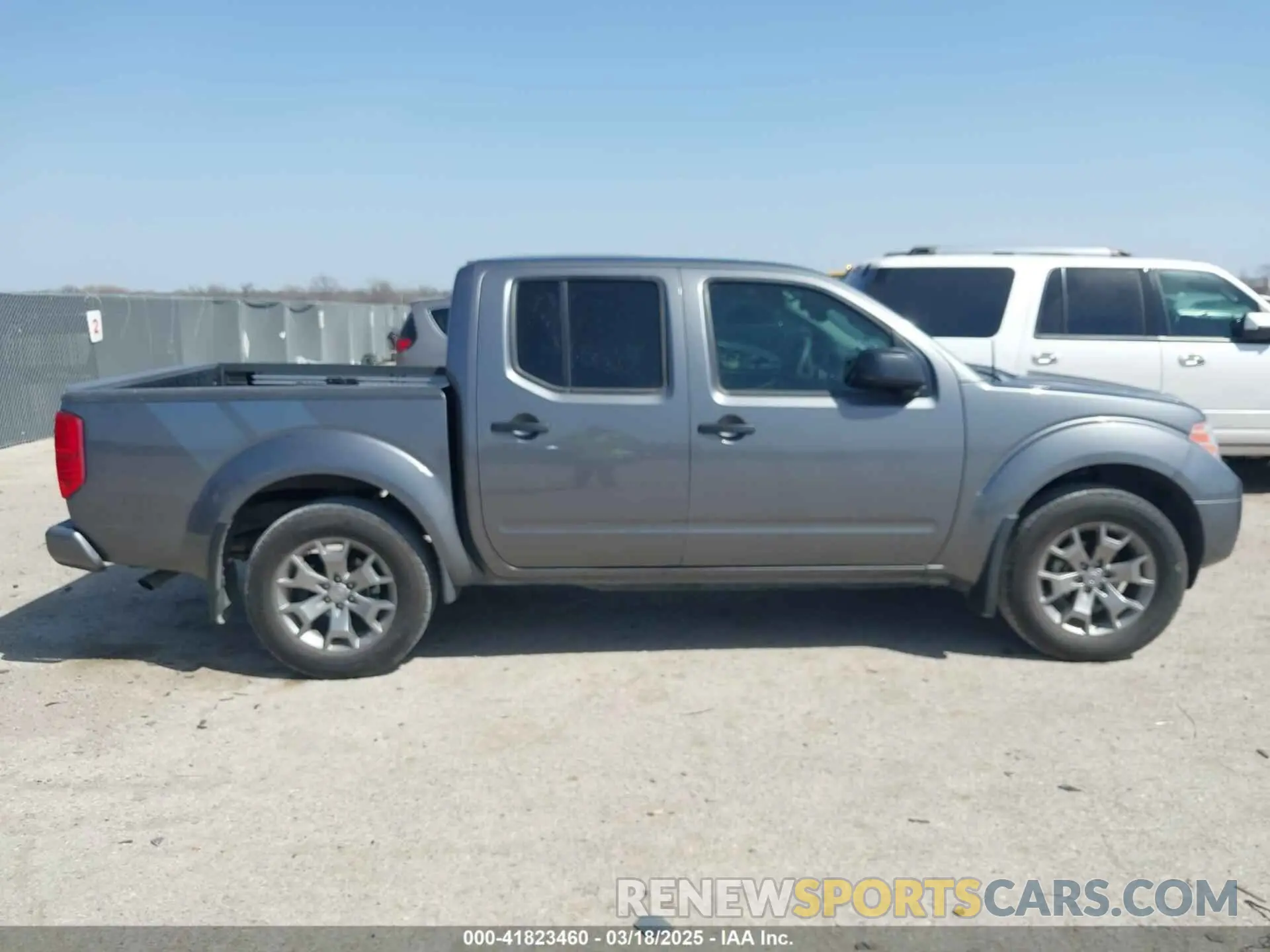 14 Photograph of a damaged car 1N6ED0EA9MN707972 NISSAN FRONTIER 2021