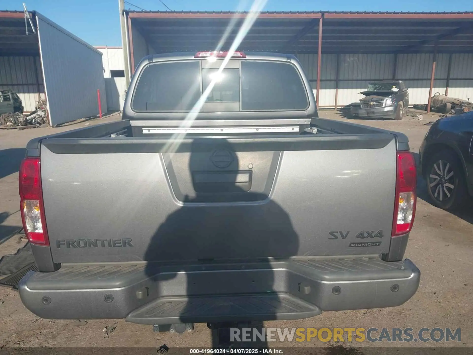 17 Photograph of a damaged car 1N6ED0EB9MN712436 NISSAN FRONTIER 2021