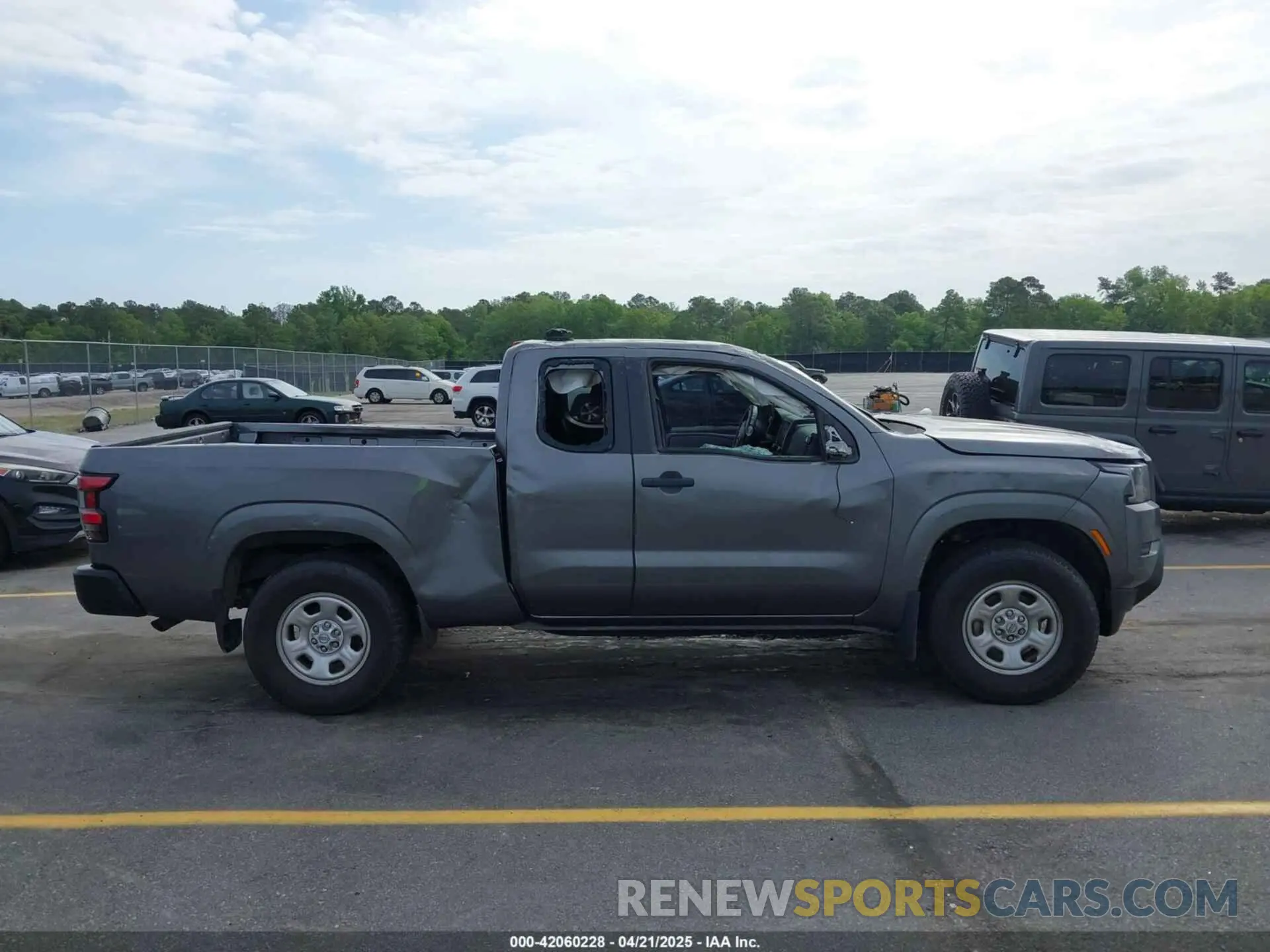 13 Photograph of a damaged car 1N6ED1CL5NN649130 NISSAN FRONTIER 2022