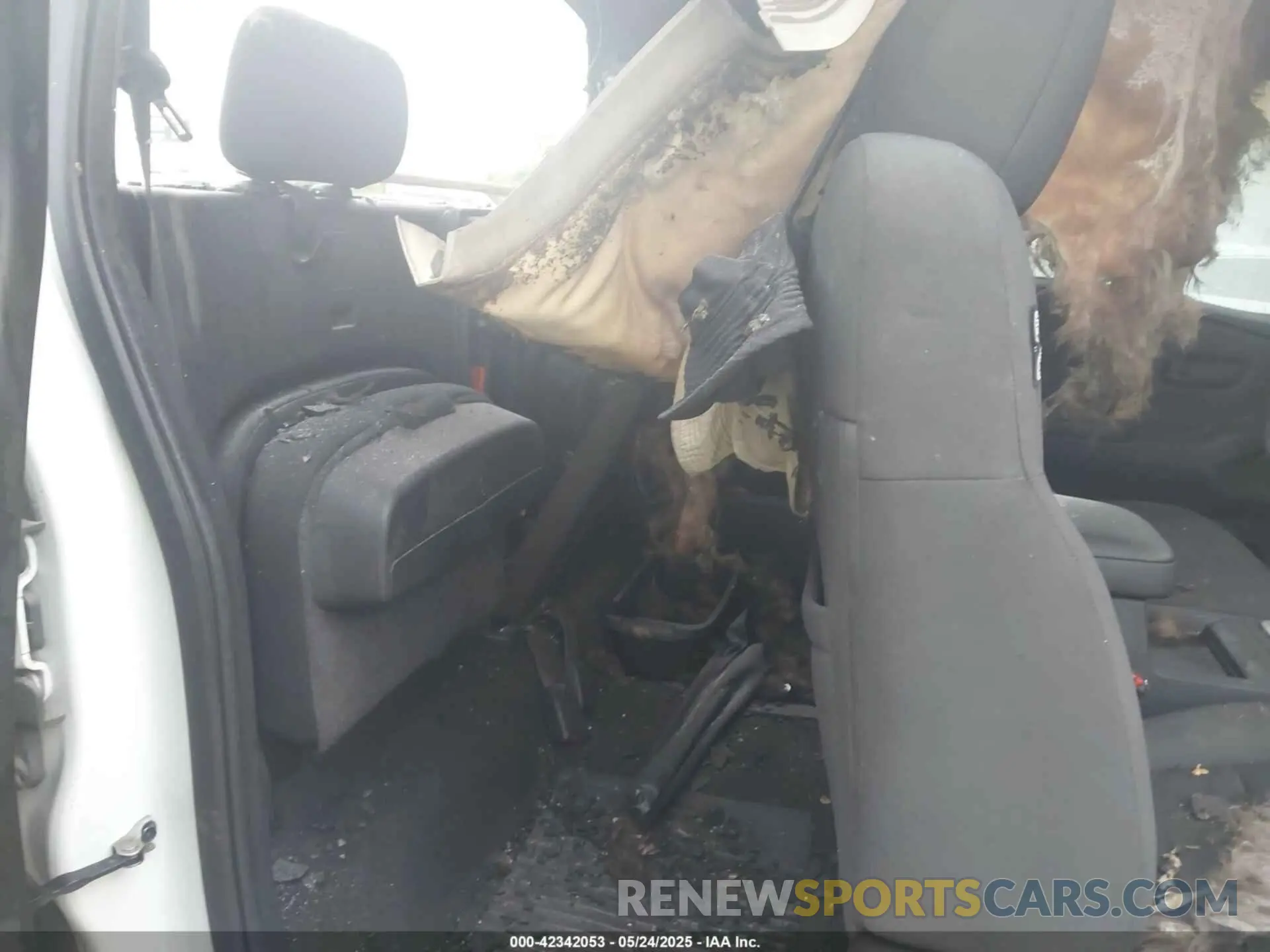 8 Photograph of a damaged car 1N6ED1CL8NN623072 NISSAN FRONTIER 2022