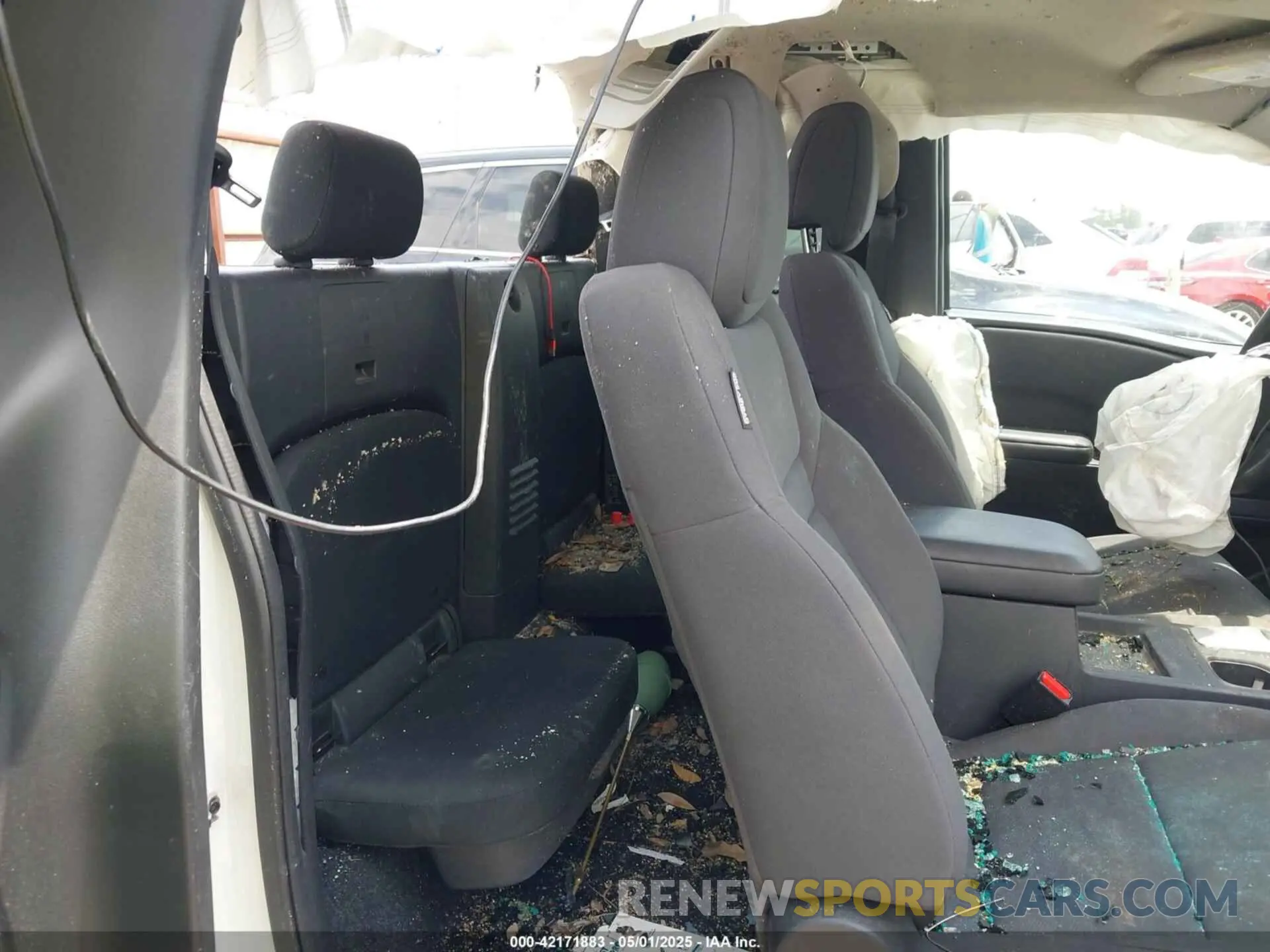 8 Photograph of a damaged car 1N6ED1CL9NN688660 NISSAN FRONTIER 2022