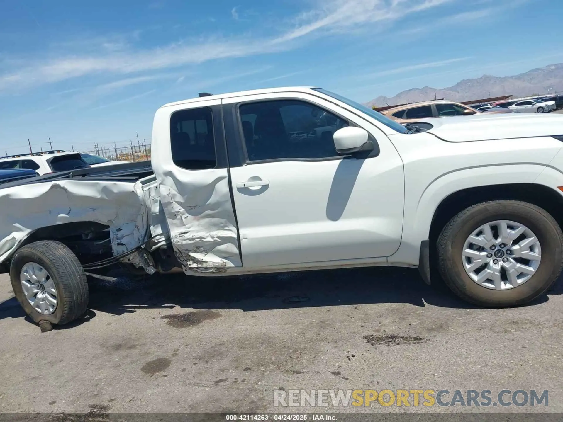13 Photograph of a damaged car 1N6ED1CLXNN695990 NISSAN FRONTIER 2022