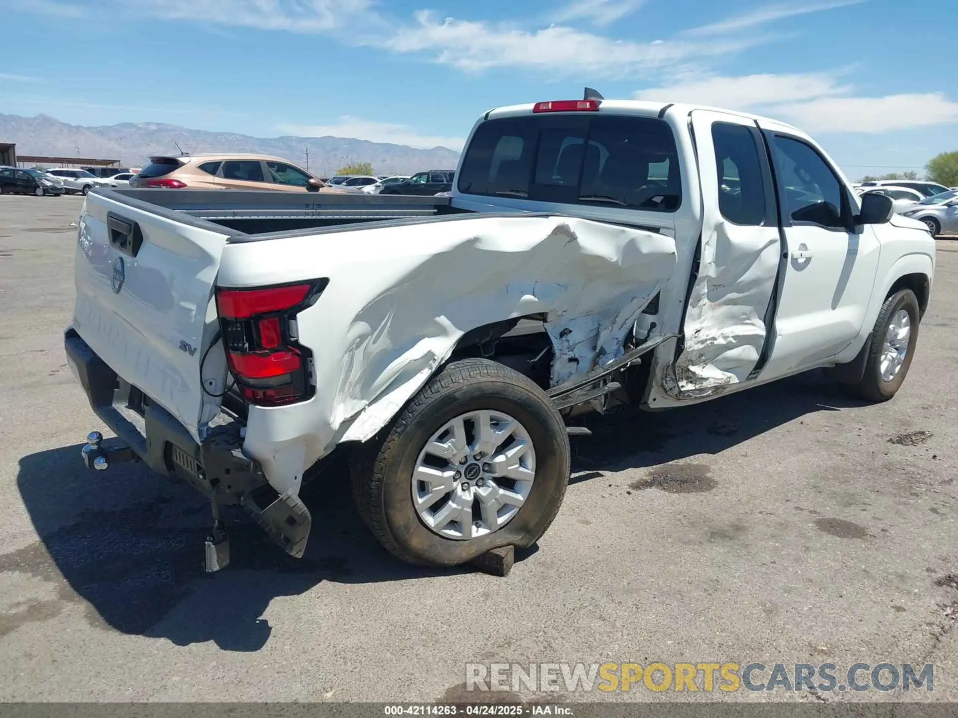 4 Photograph of a damaged car 1N6ED1CLXNN695990 NISSAN FRONTIER 2022
