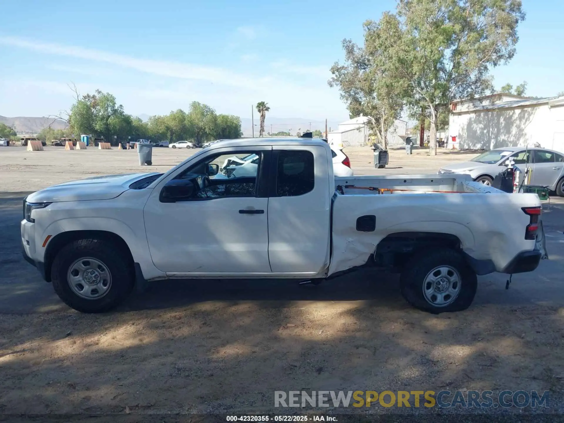 14 Photograph of a damaged car 1N6ED1CM4NN675419 NISSAN FRONTIER 2022