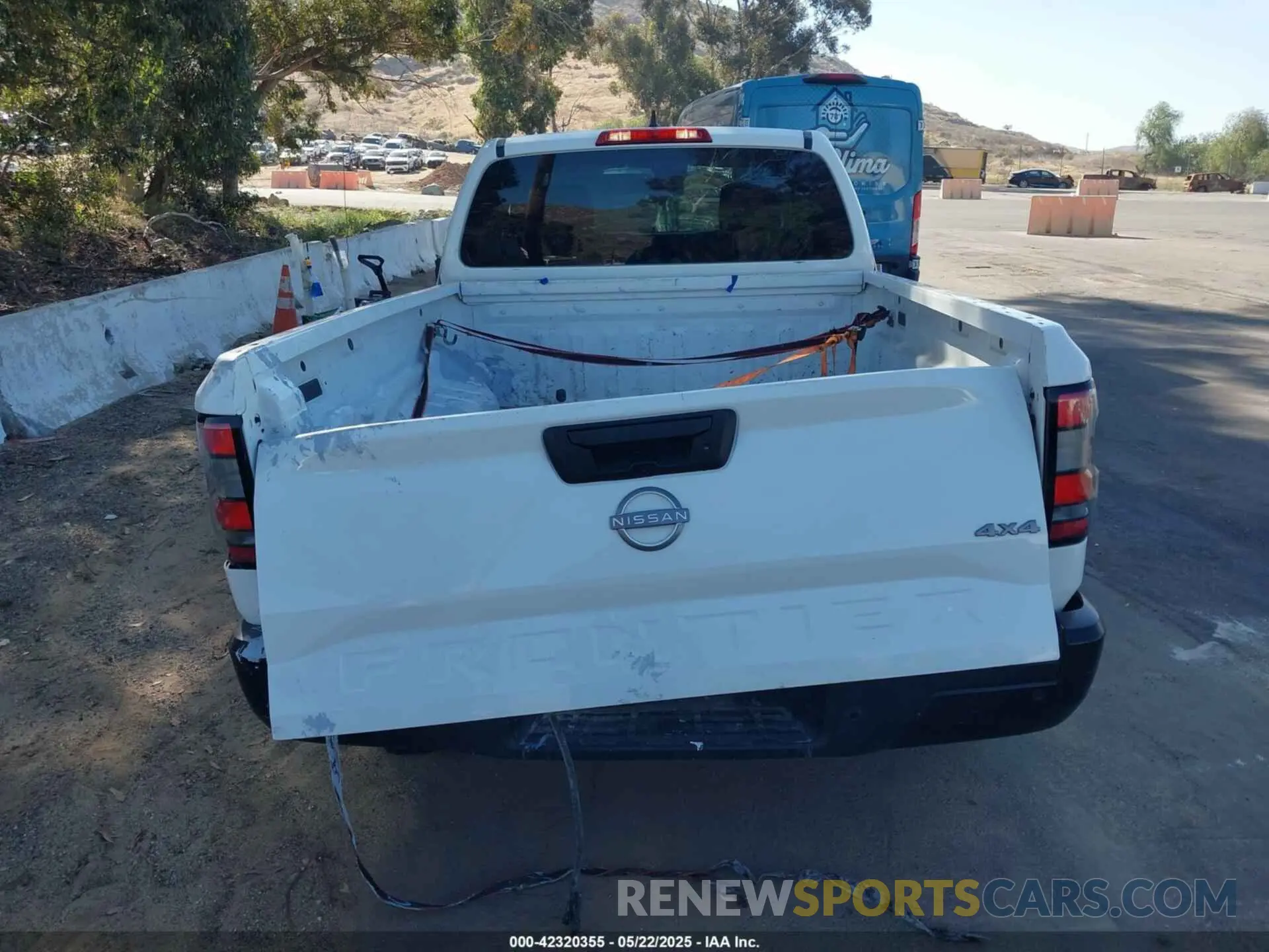 16 Photograph of a damaged car 1N6ED1CM4NN675419 NISSAN FRONTIER 2022