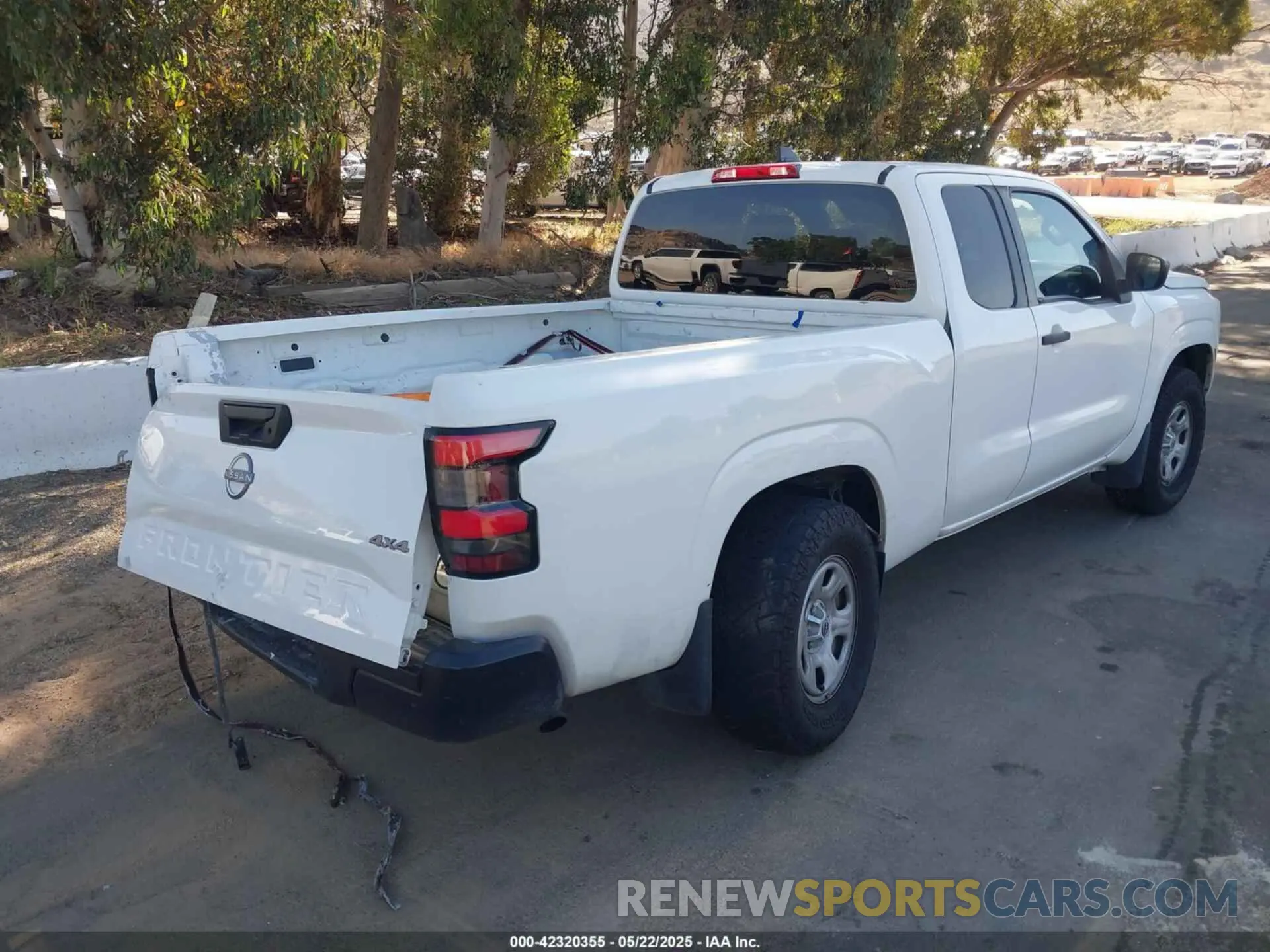 4 Photograph of a damaged car 1N6ED1CM4NN675419 NISSAN FRONTIER 2022