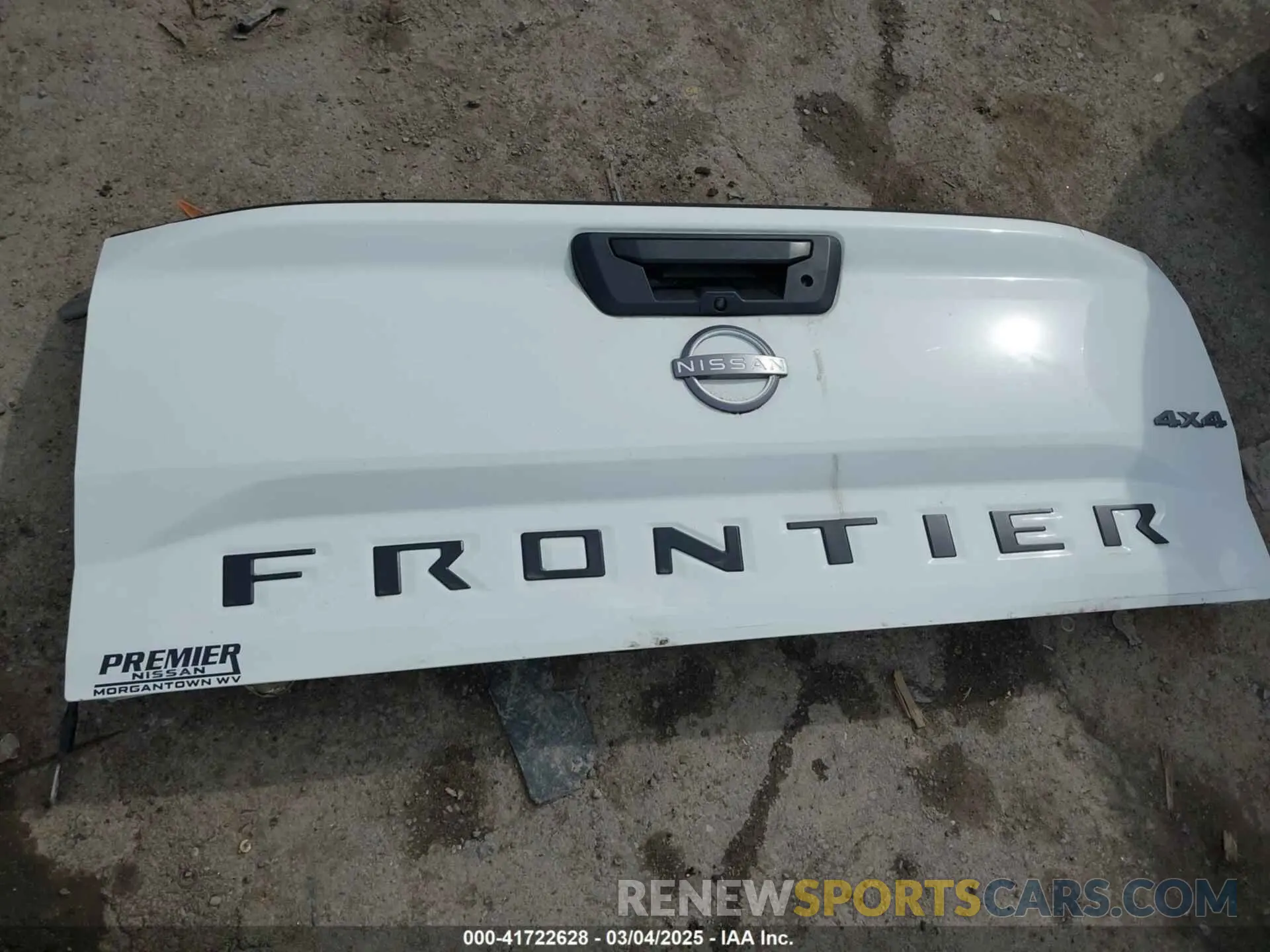 12 Photograph of a damaged car 1N6ED1CM6NN617859 NISSAN FRONTIER 2022