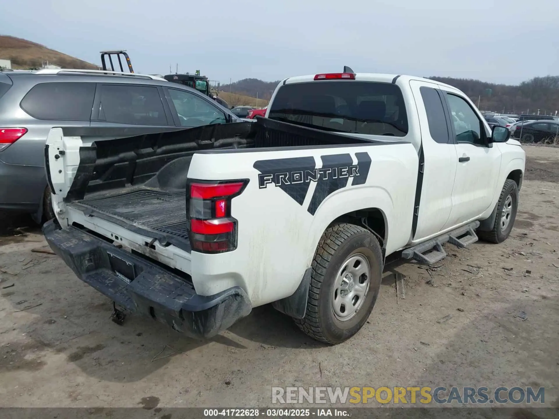 4 Photograph of a damaged car 1N6ED1CM6NN617859 NISSAN FRONTIER 2022