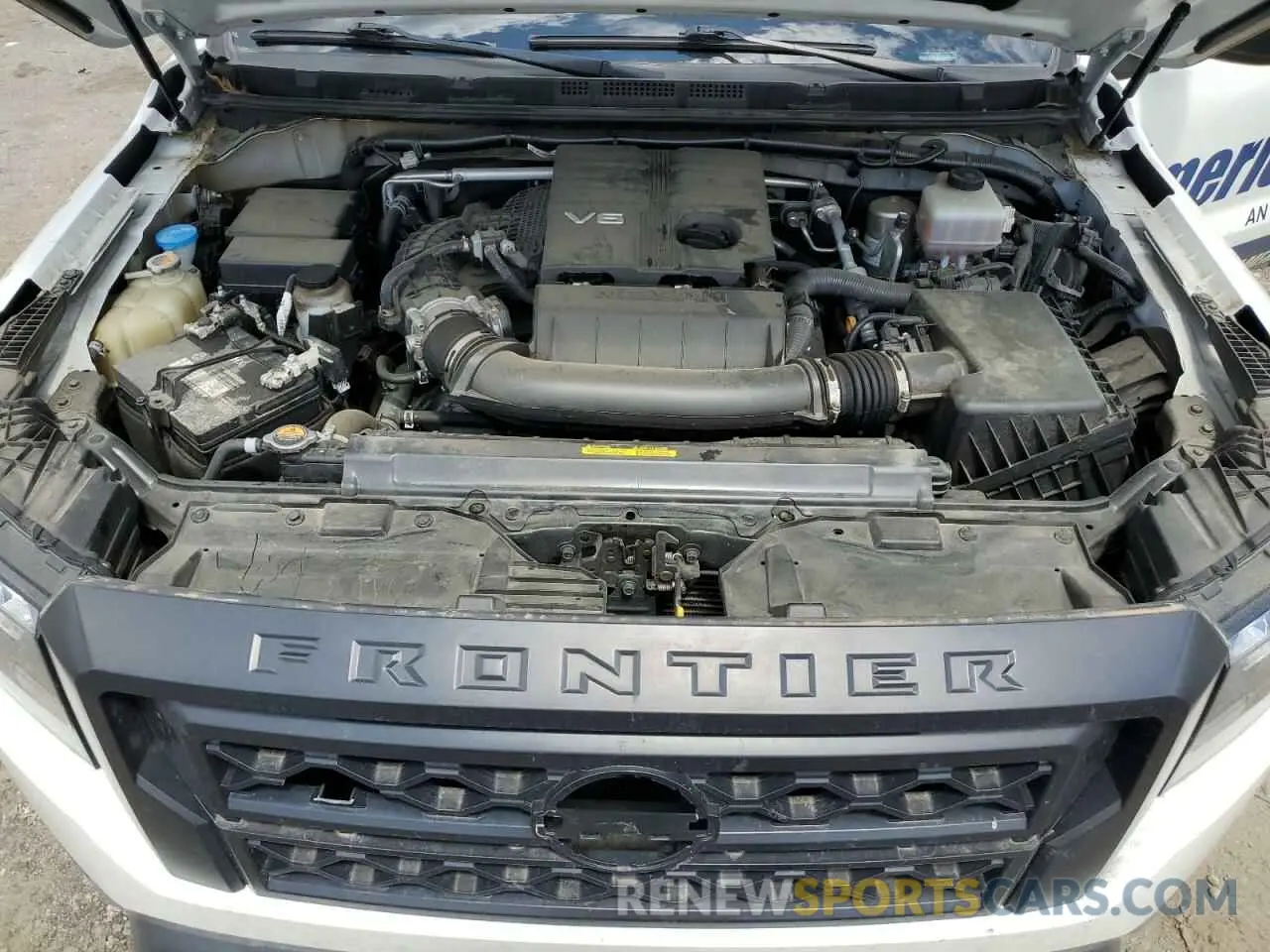 11 Photograph of a damaged car 1N6ED1CM6NN677009 NISSAN FRONTIER 2022