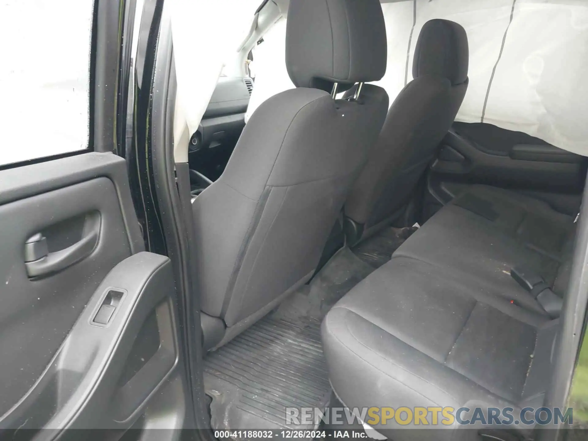8 Photograph of a damaged car 1N6ED1EJ1NN635043 NISSAN FRONTIER 2022