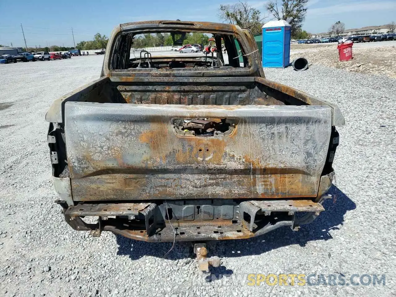 6 Photograph of a damaged car 1N6ED1EJ1NN650075 NISSAN FRONTIER 2022
