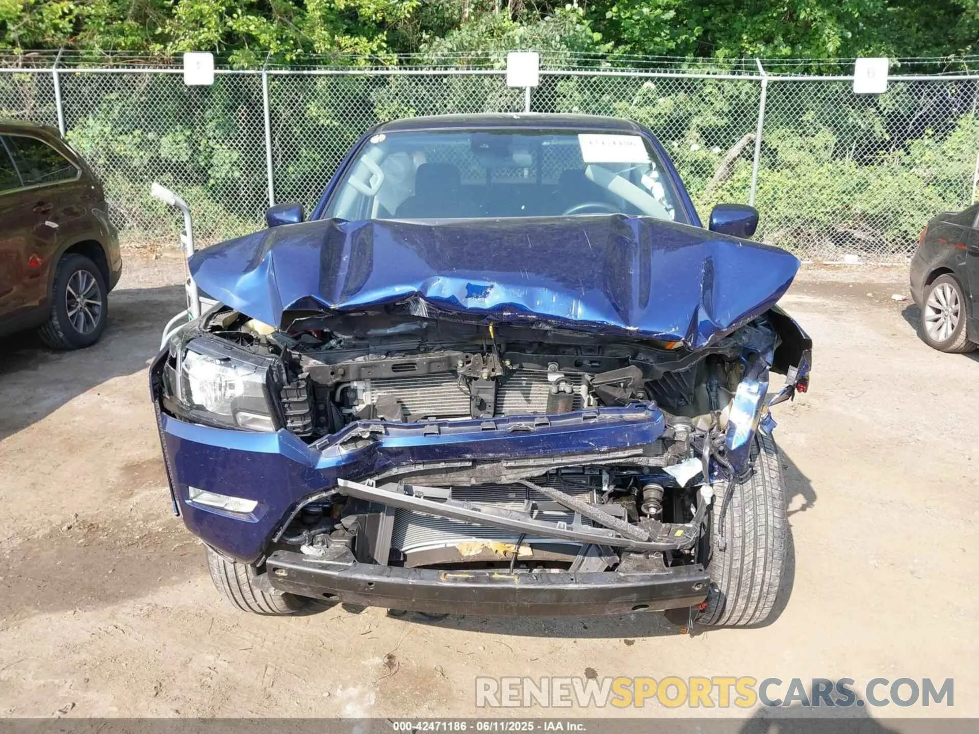 13 Photograph of a damaged car 1N6ED1EJ2NN602942 NISSAN FRONTIER 2022