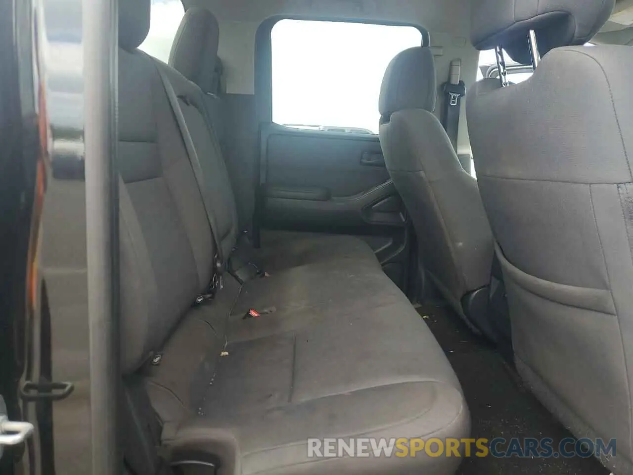 10 Photograph of a damaged car 1N6ED1EJ2NN628036 NISSAN FRONTIER 2022