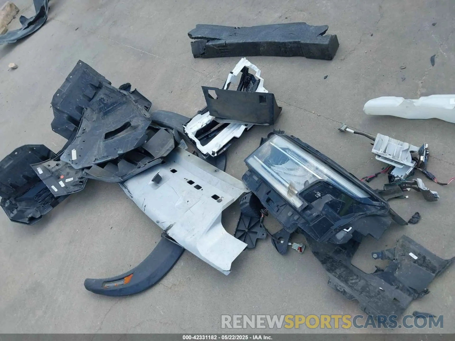12 Photograph of a damaged car 1N6ED1EJ3NN661336 NISSAN FRONTIER 2022