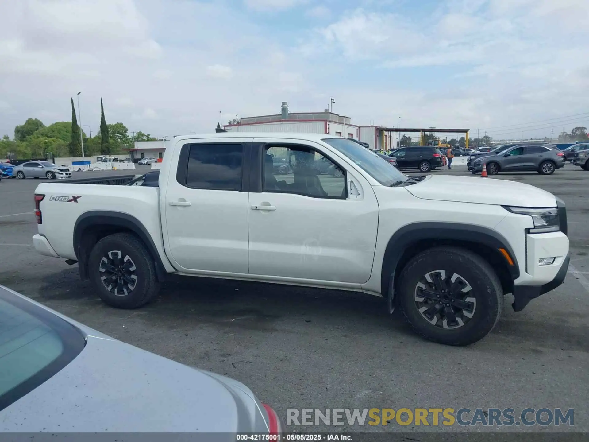 14 Photograph of a damaged car 1N6ED1EJ5NN613286 NISSAN FRONTIER 2022