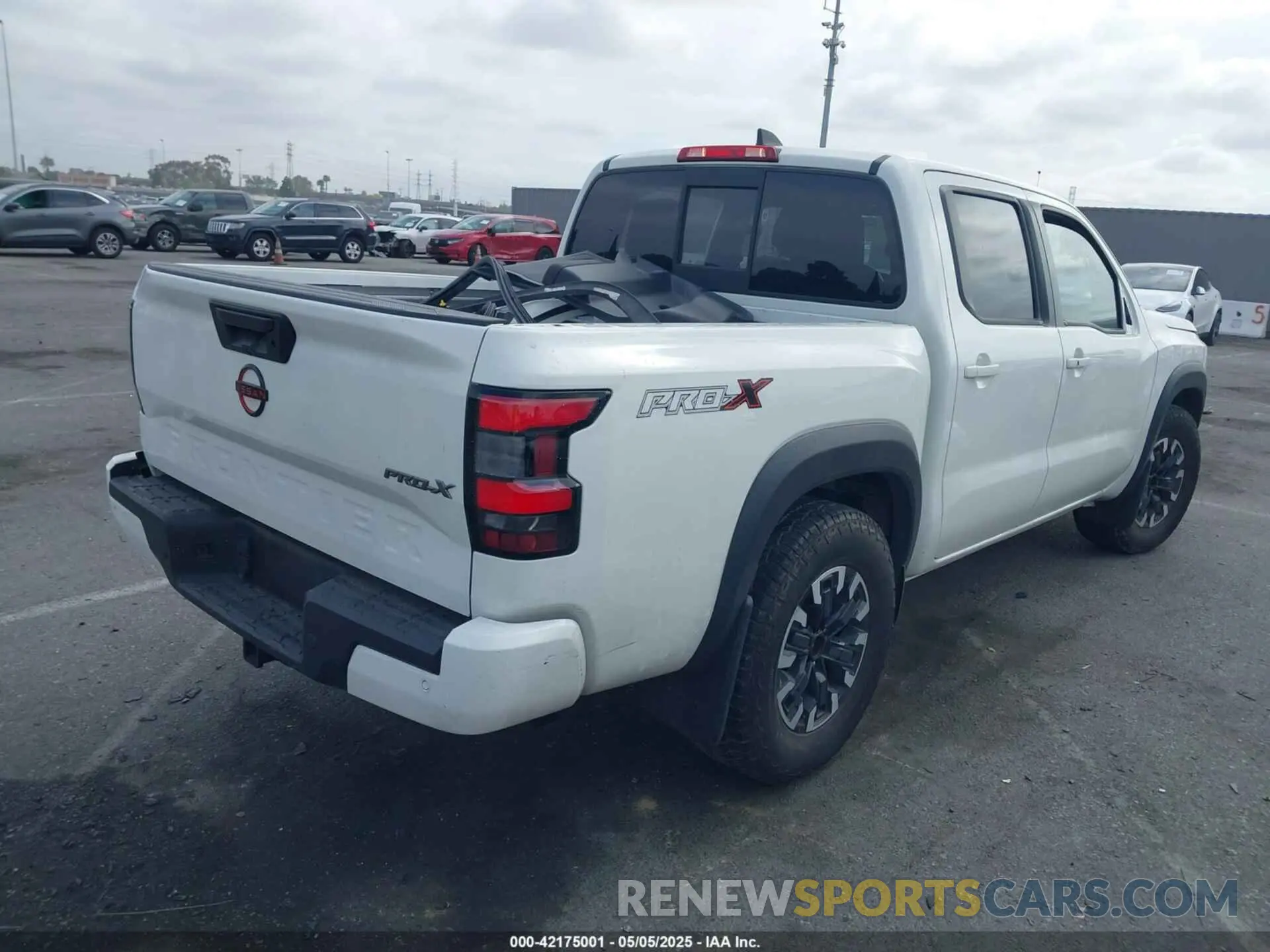 4 Photograph of a damaged car 1N6ED1EJ5NN613286 NISSAN FRONTIER 2022