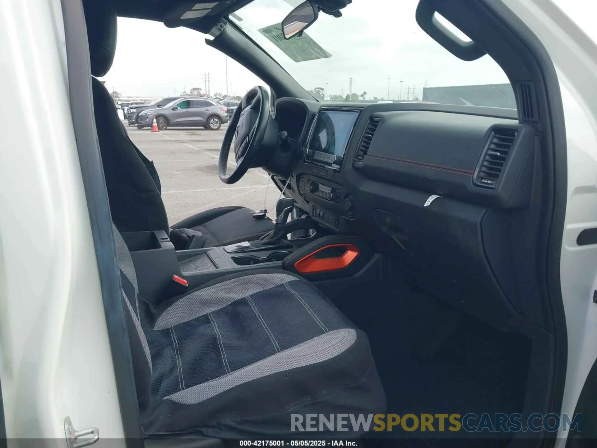 5 Photograph of a damaged car 1N6ED1EJ5NN613286 NISSAN FRONTIER 2022