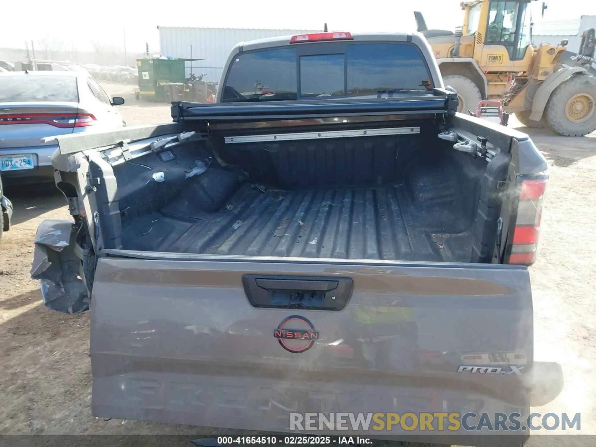 17 Photograph of a damaged car 1N6ED1EJ5NN618682 NISSAN FRONTIER 2022