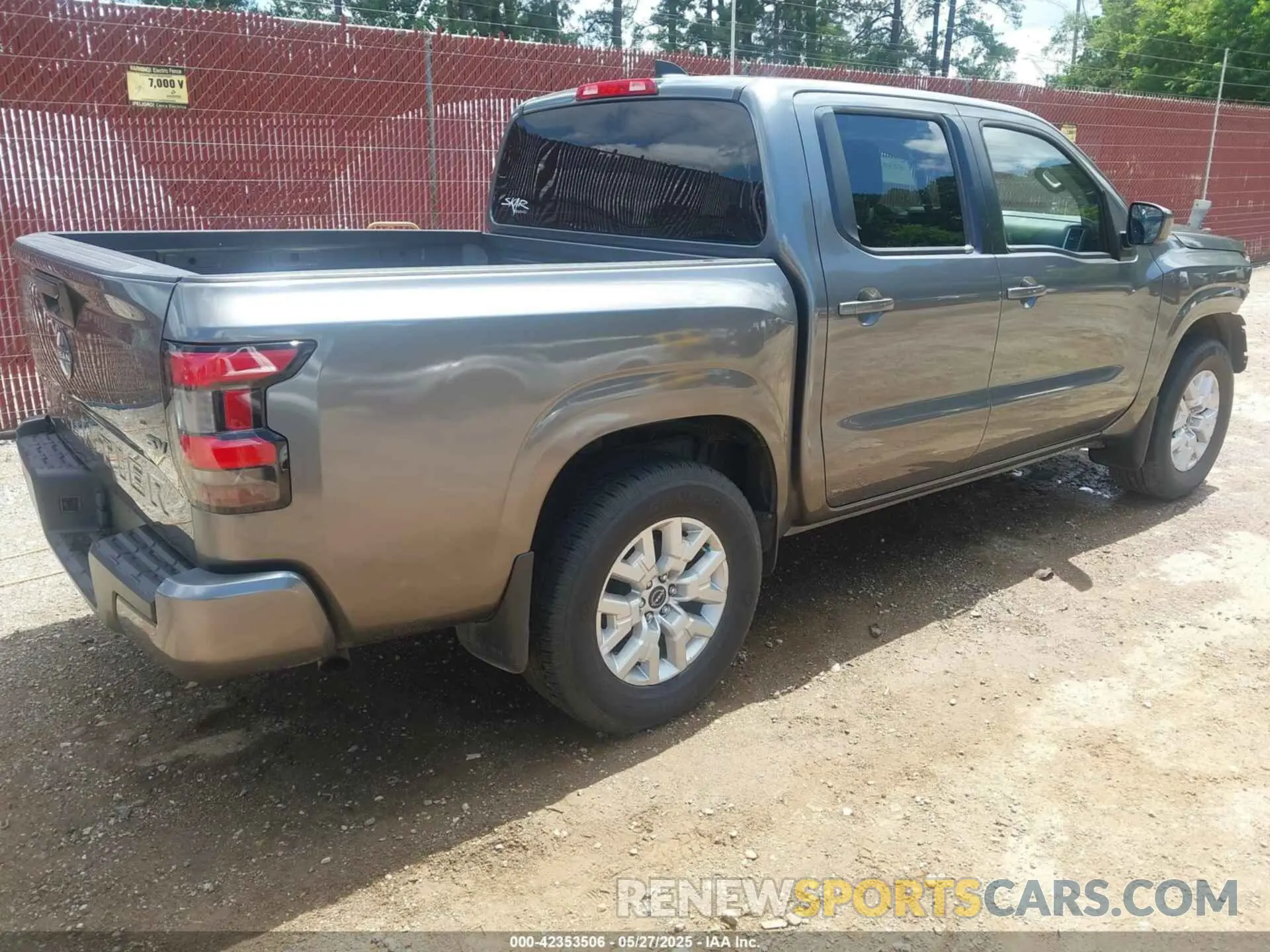 4 Photograph of a damaged car 1N6ED1EJ5NN643095 NISSAN FRONTIER 2022
