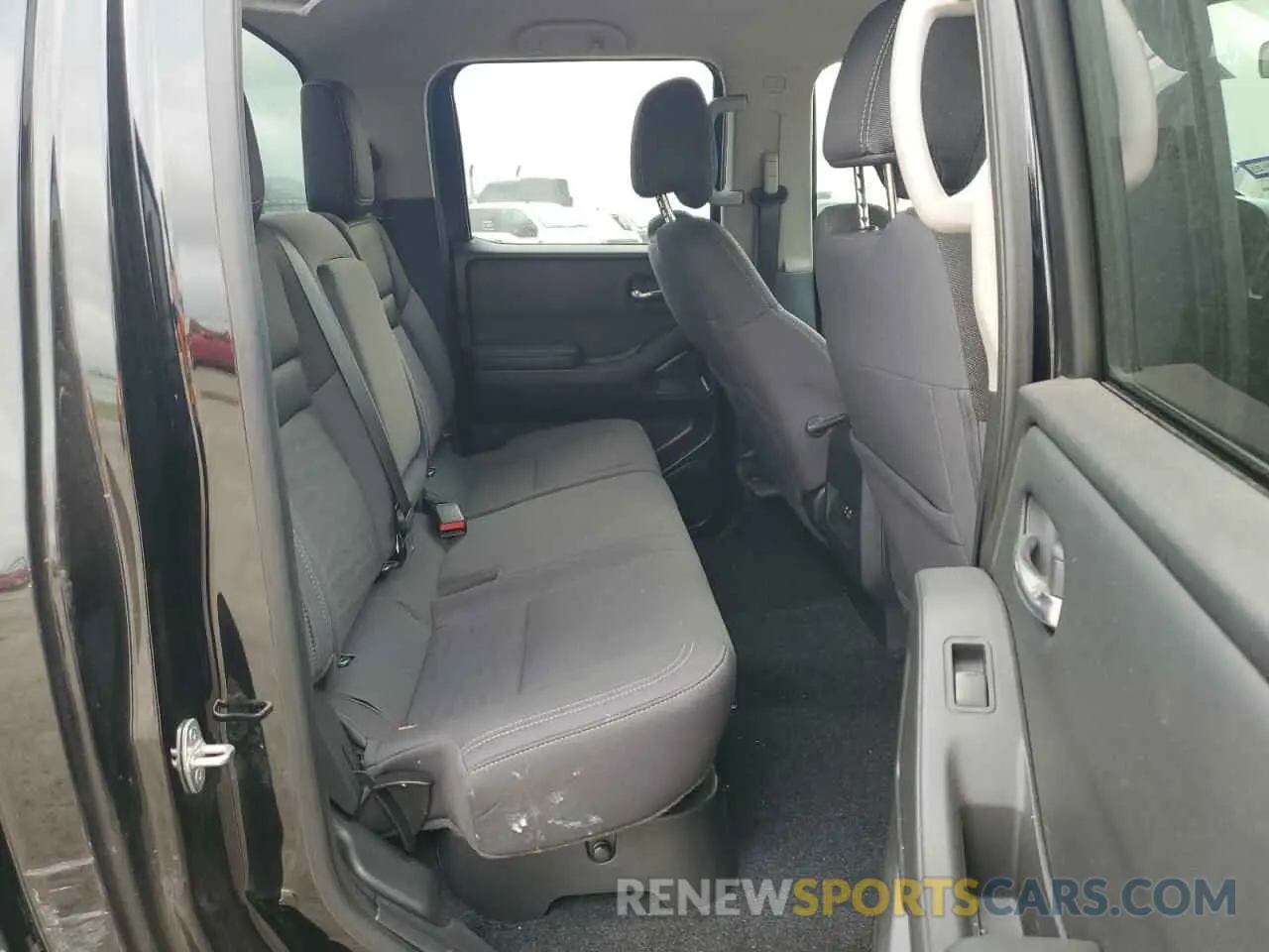 10 Photograph of a damaged car 1N6ED1EJ5NN695813 NISSAN FRONTIER 2022