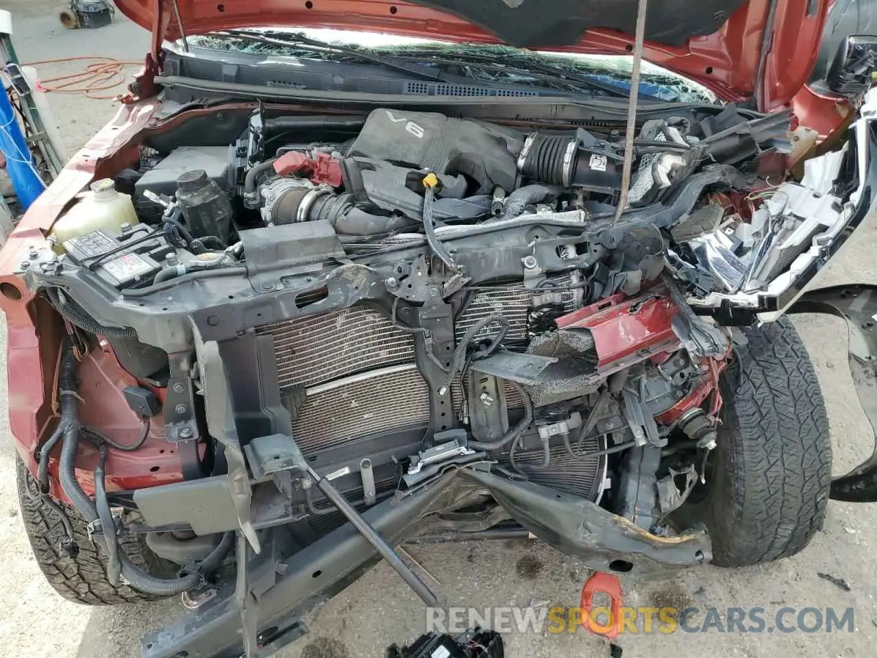 11 Photograph of a damaged car 1N6ED1EJ6NN615368 NISSAN FRONTIER 2022