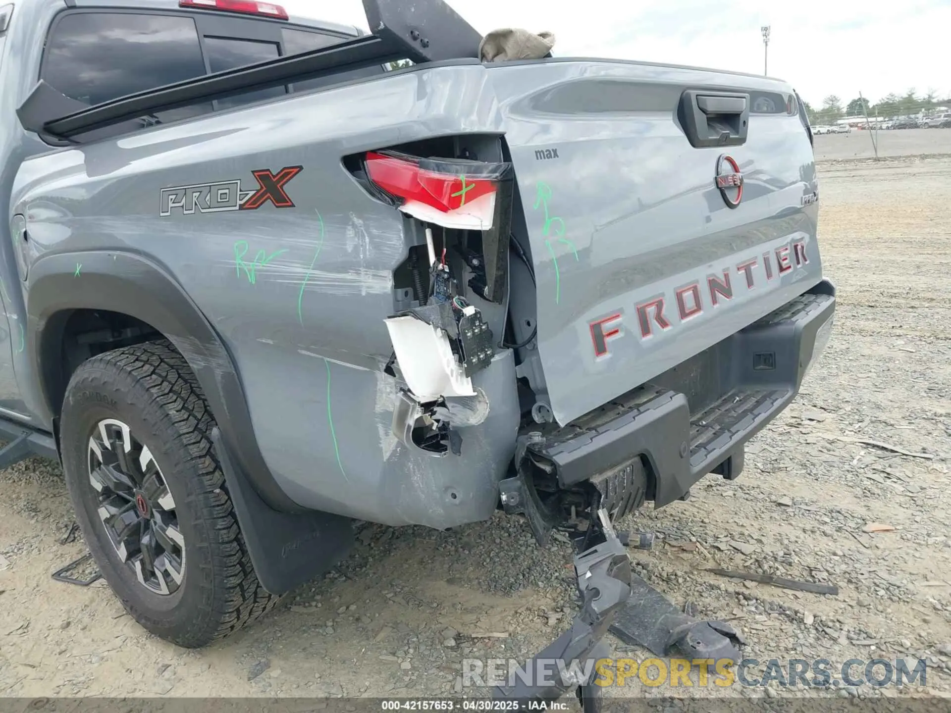 17 Photograph of a damaged car 1N6ED1EJ6NN648760 NISSAN FRONTIER 2022