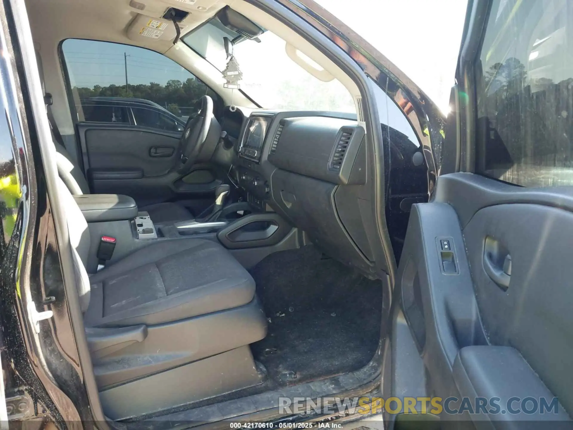 5 Photograph of a damaged car 1N6ED1EJ6NN682732 NISSAN FRONTIER 2022