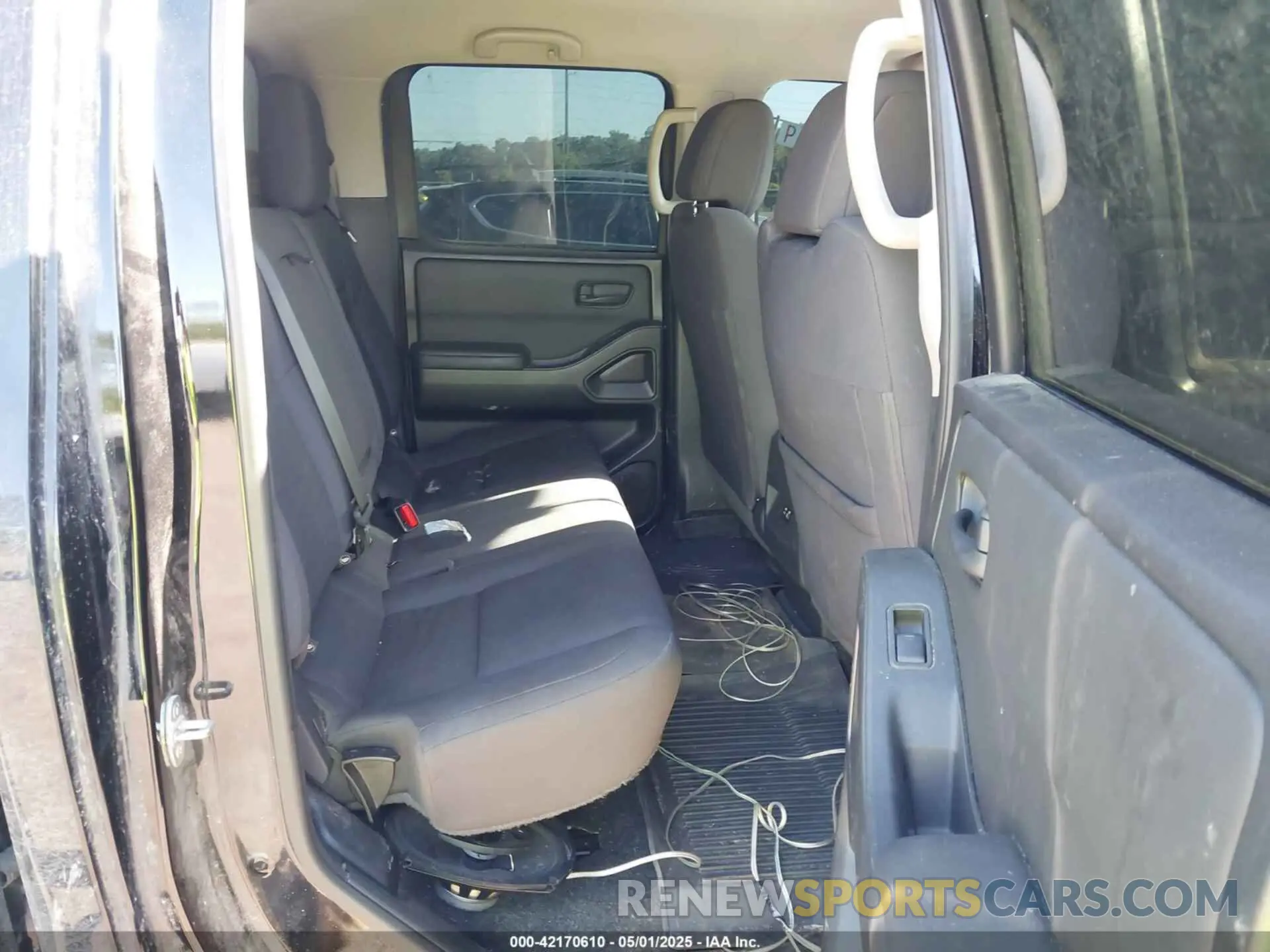 8 Photograph of a damaged car 1N6ED1EJ6NN682732 NISSAN FRONTIER 2022