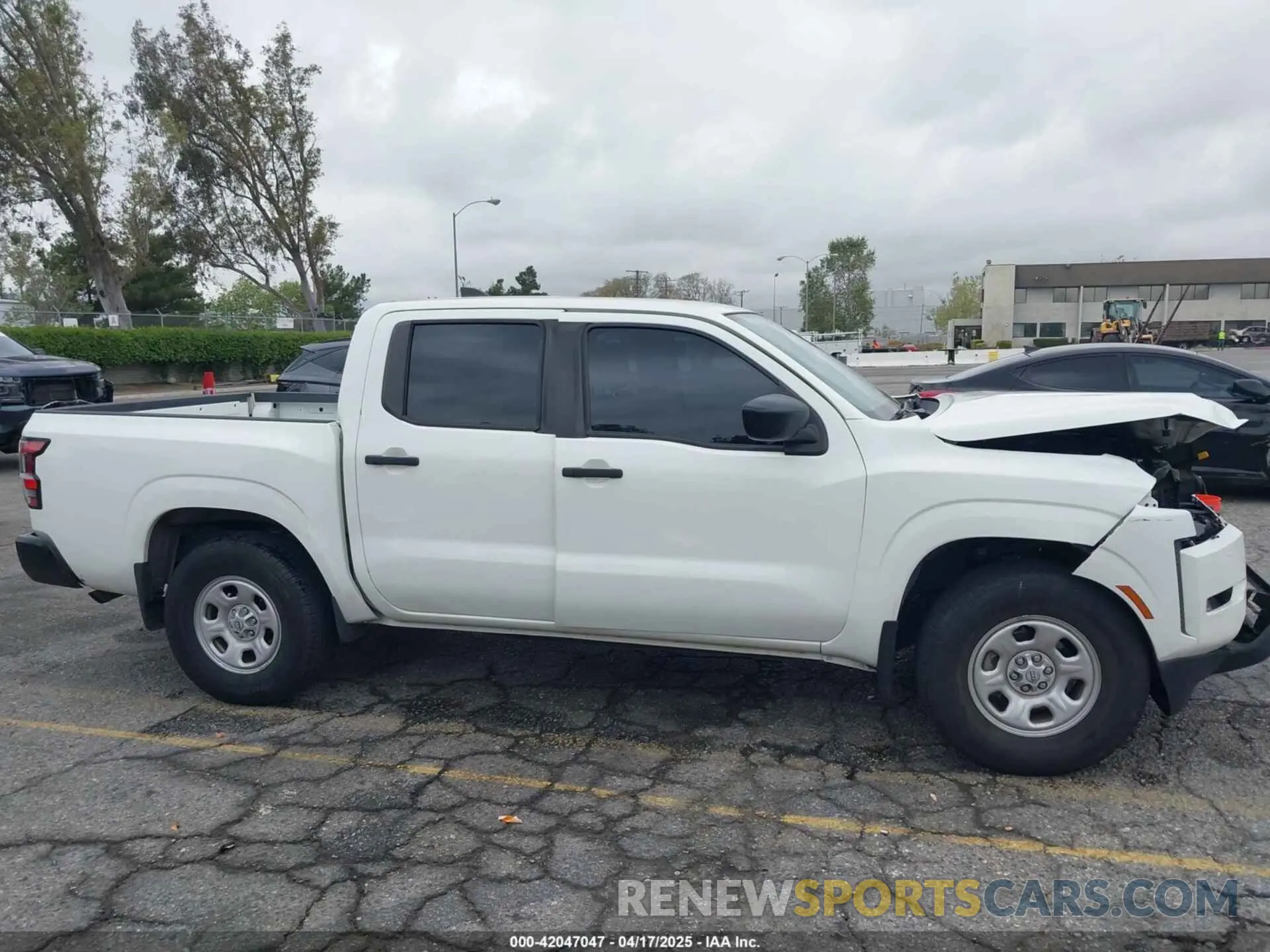 13 Photograph of a damaged car 1N6ED1EJ7NN608316 NISSAN FRONTIER 2022